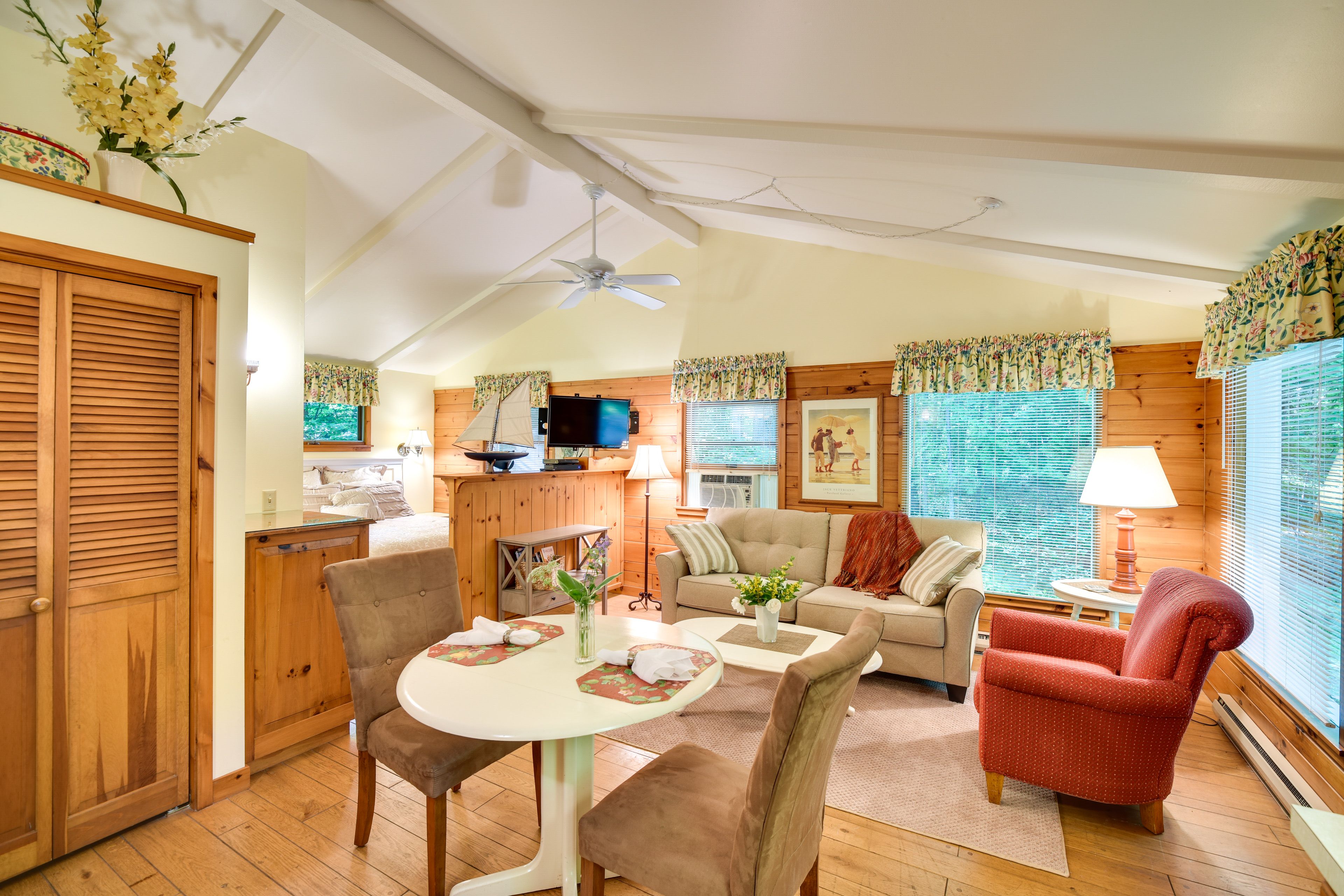 Dining Table | Dishware & Flatware Provided