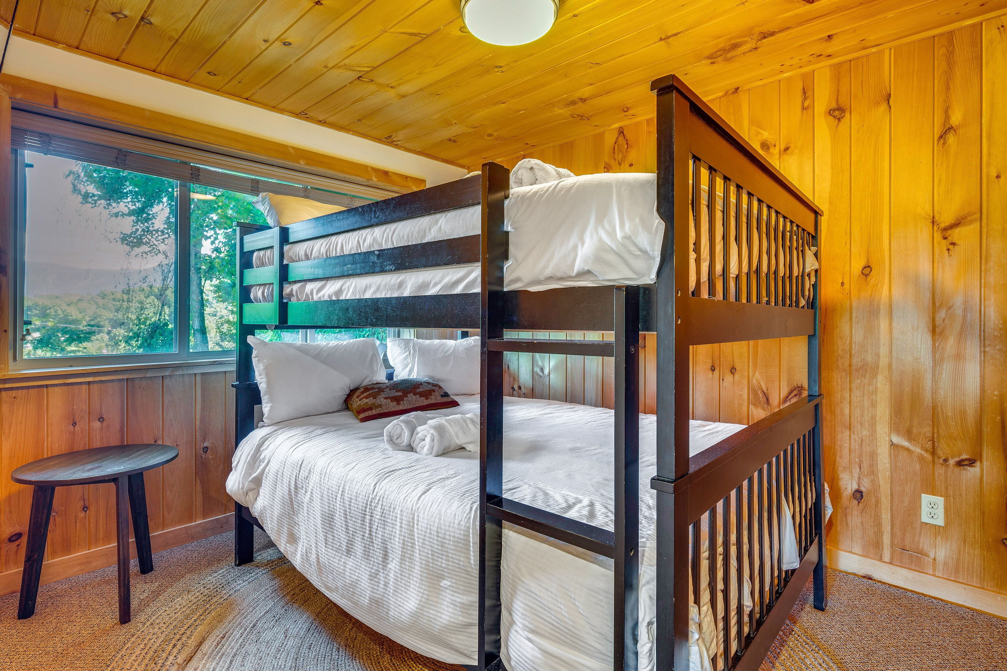 Bedroom 3 | Queen Bunk Bed