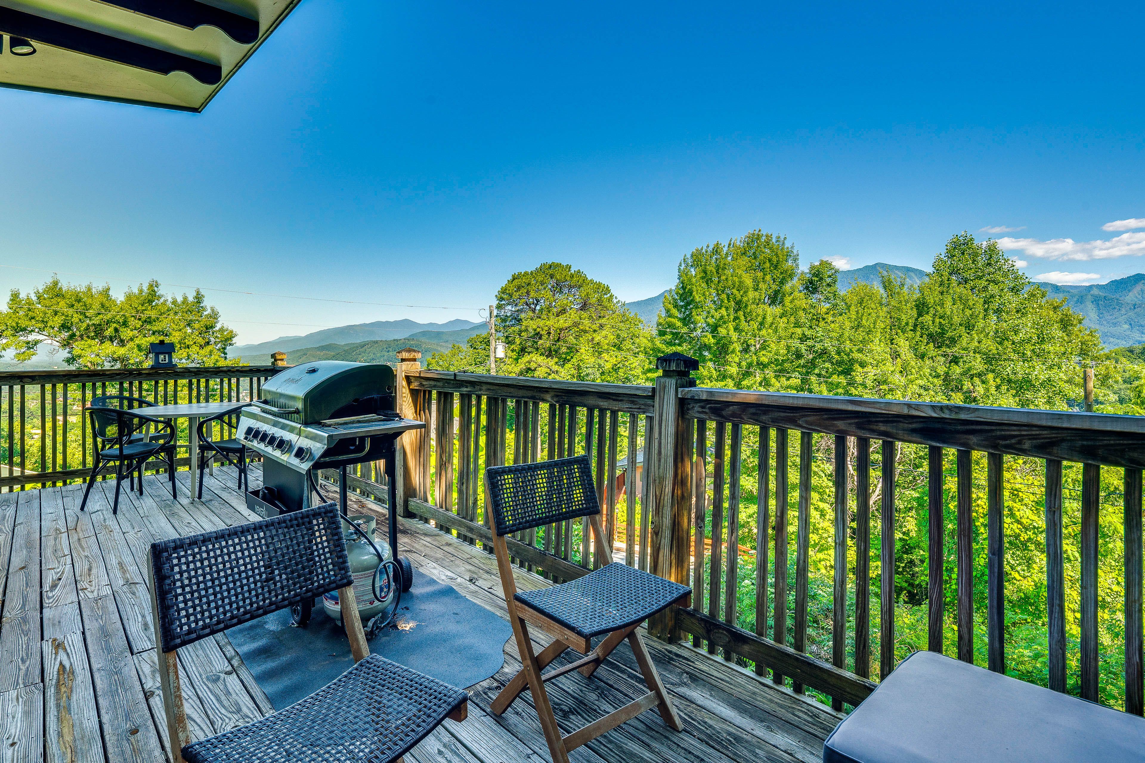 Deck | Gas Grill