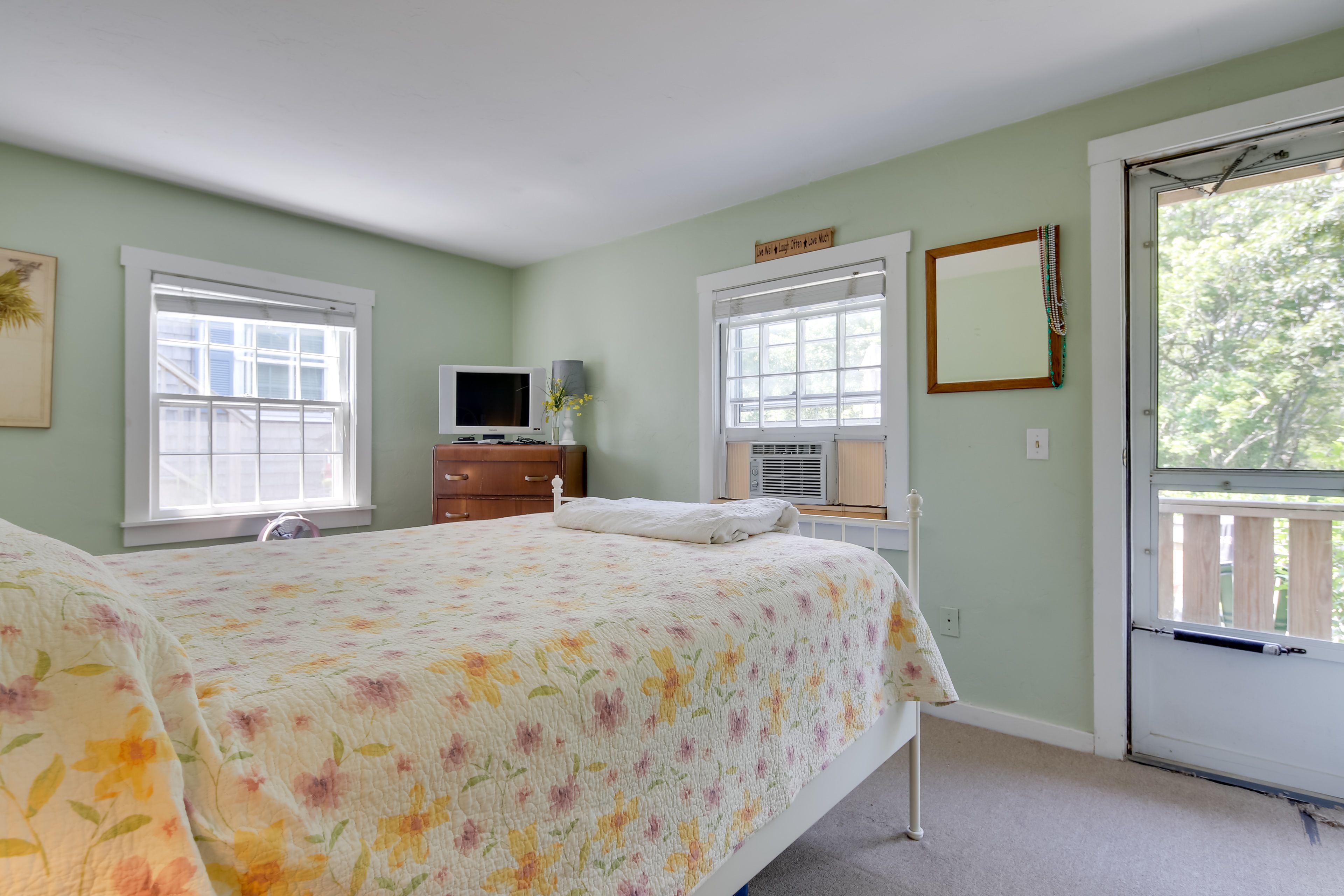 Bedroom 2 | Queen Bed