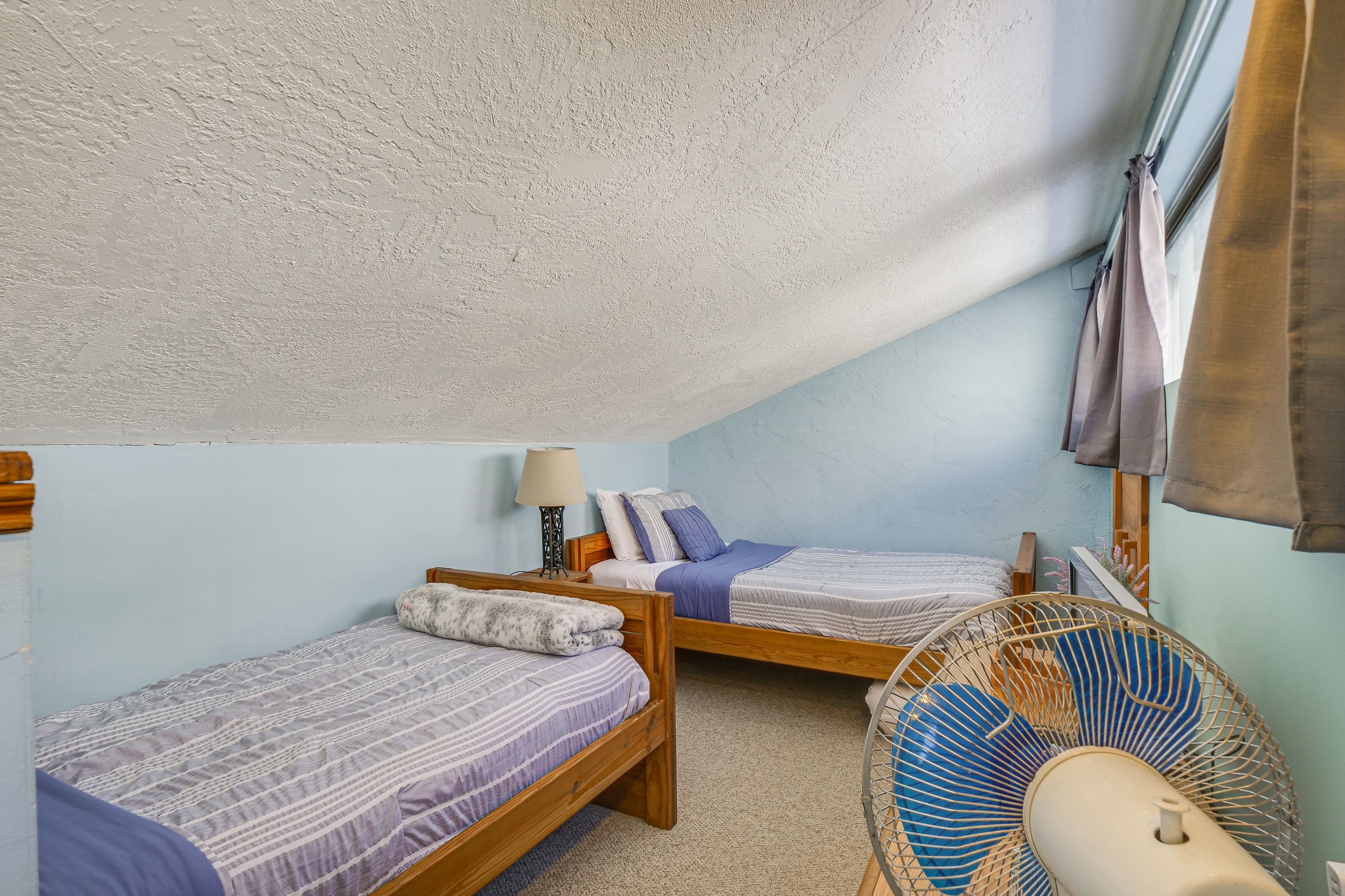 Loft | 2 Twin Beds | 3rd Floor
