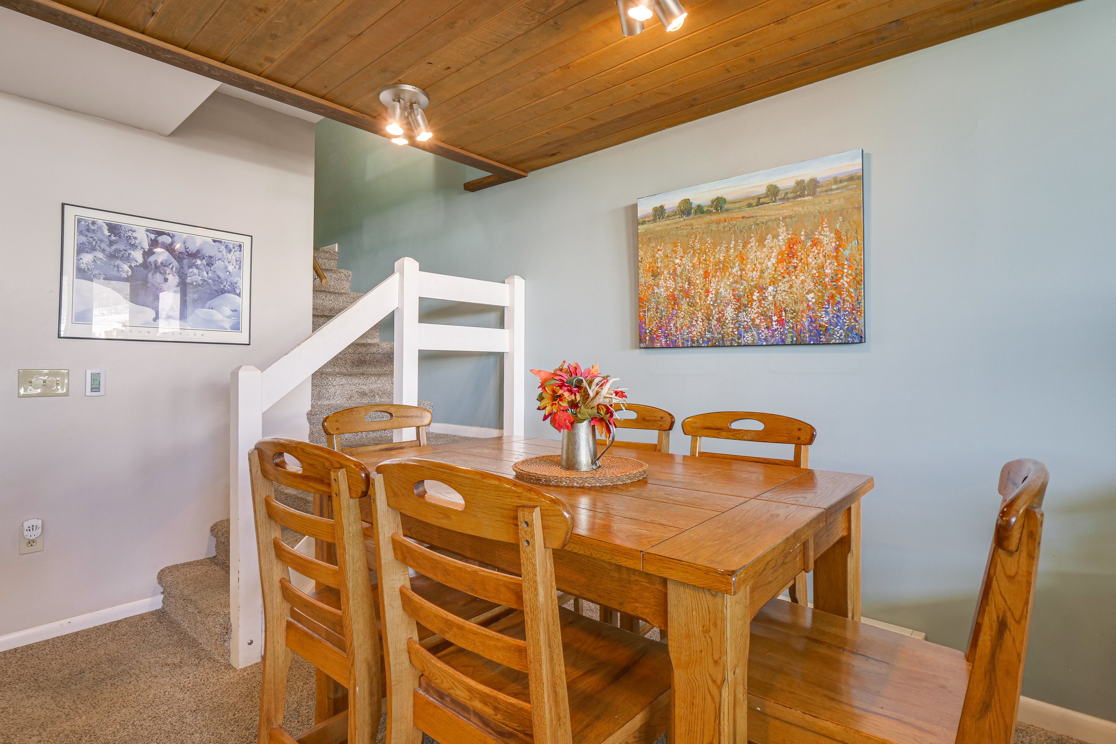 Dining Area | Dishes & Flatware Provided | 1st Floor