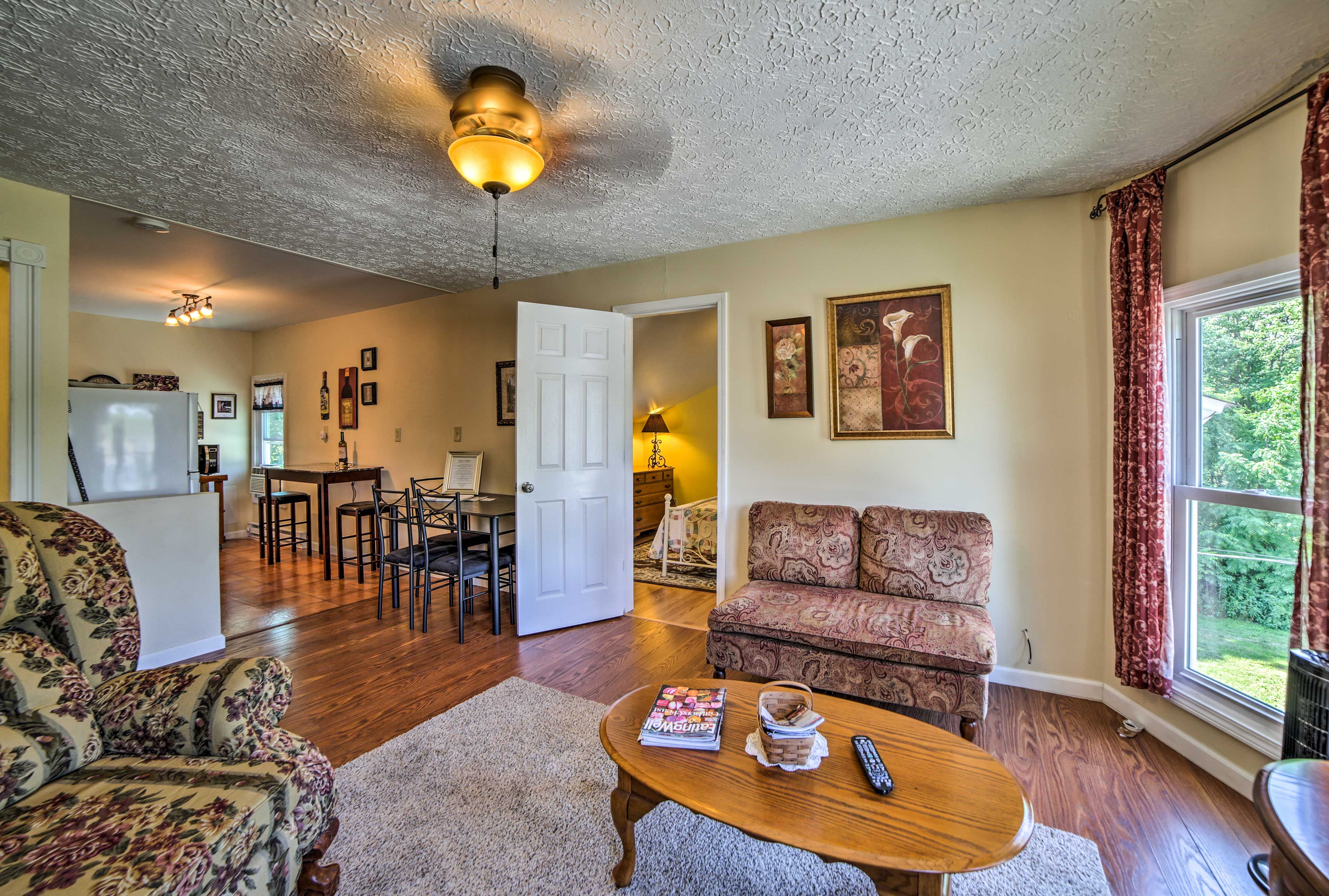 Geneva-on-the-Lake Vacation Rental | 2BR | 1BA | 1,000 Sq Ft | Steps Required