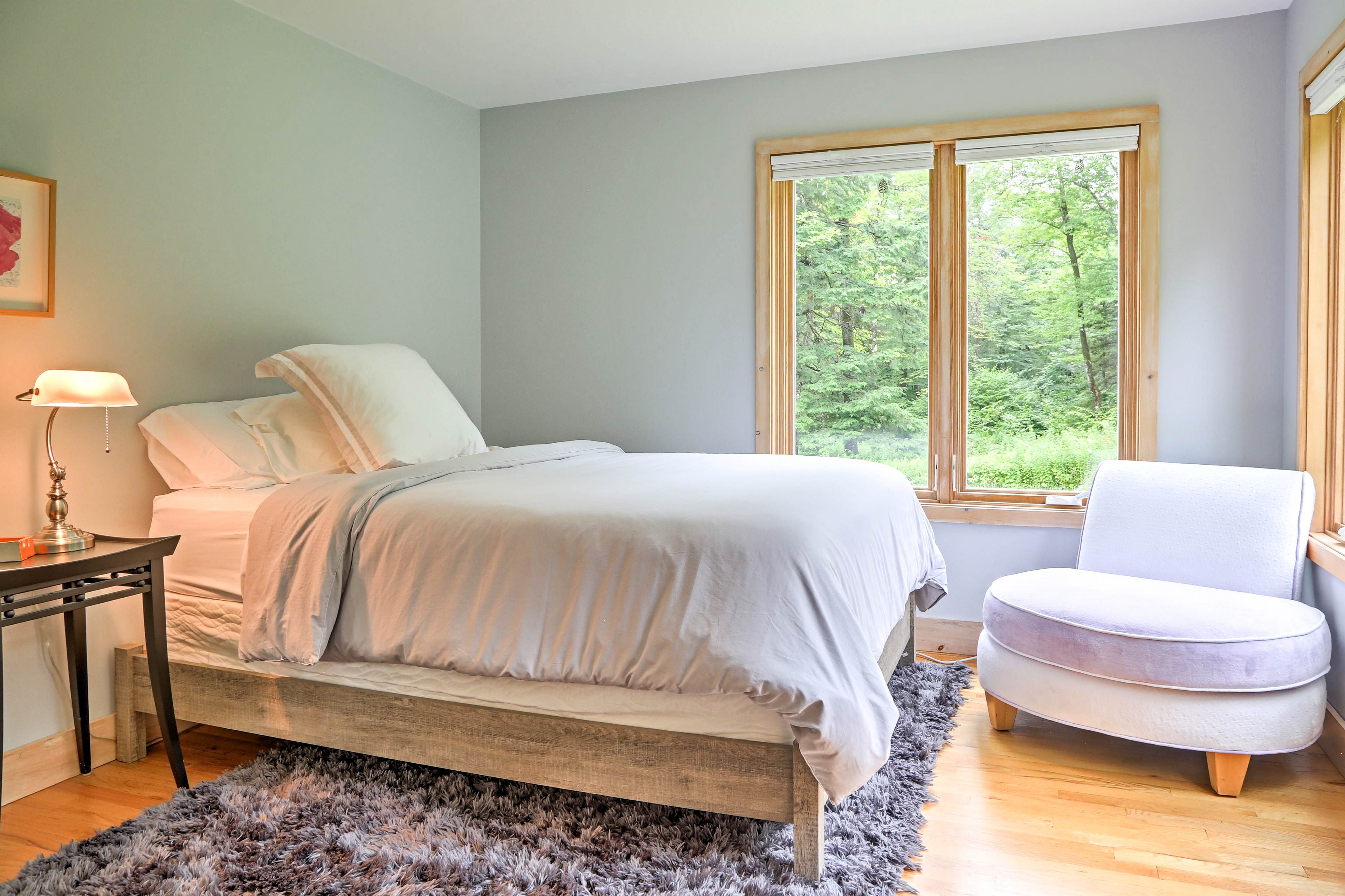 Bedroom 2 | Queen Bed