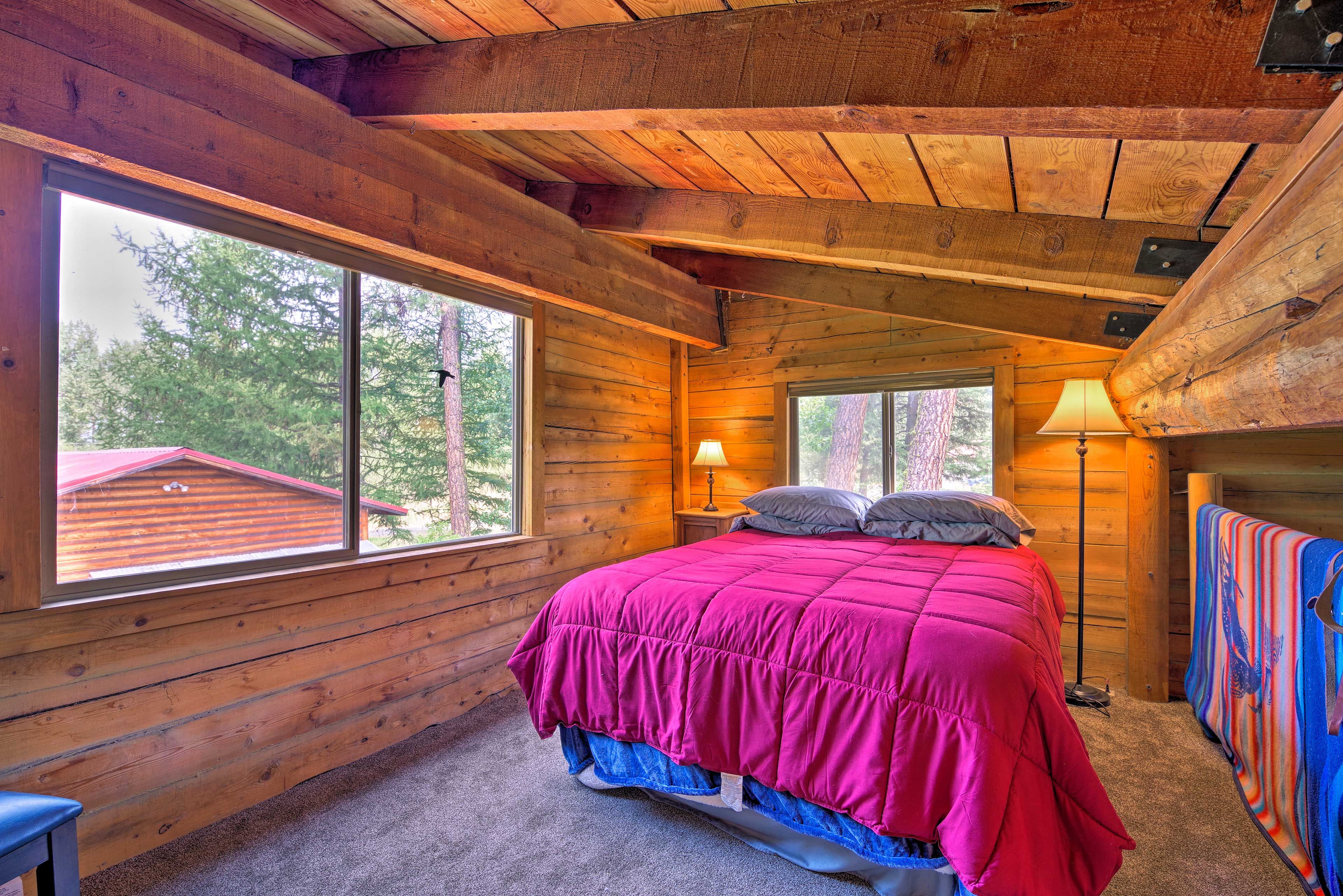 Loft | Queen Bed