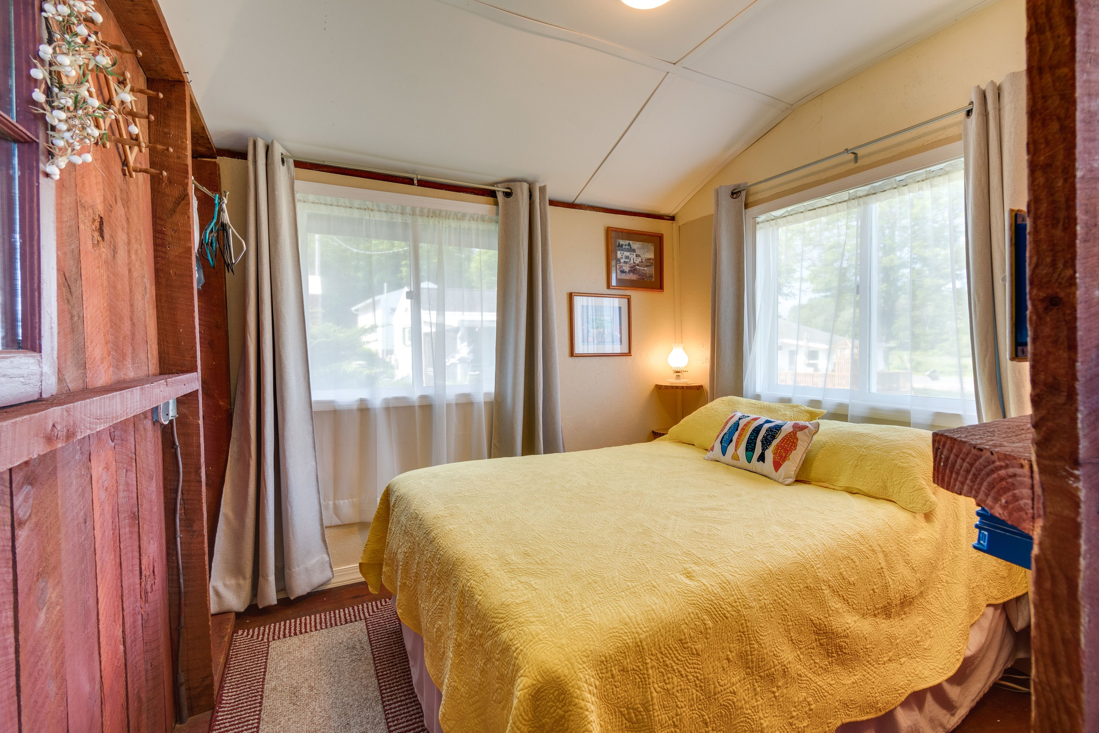 Bedroom 1 | Full Bed