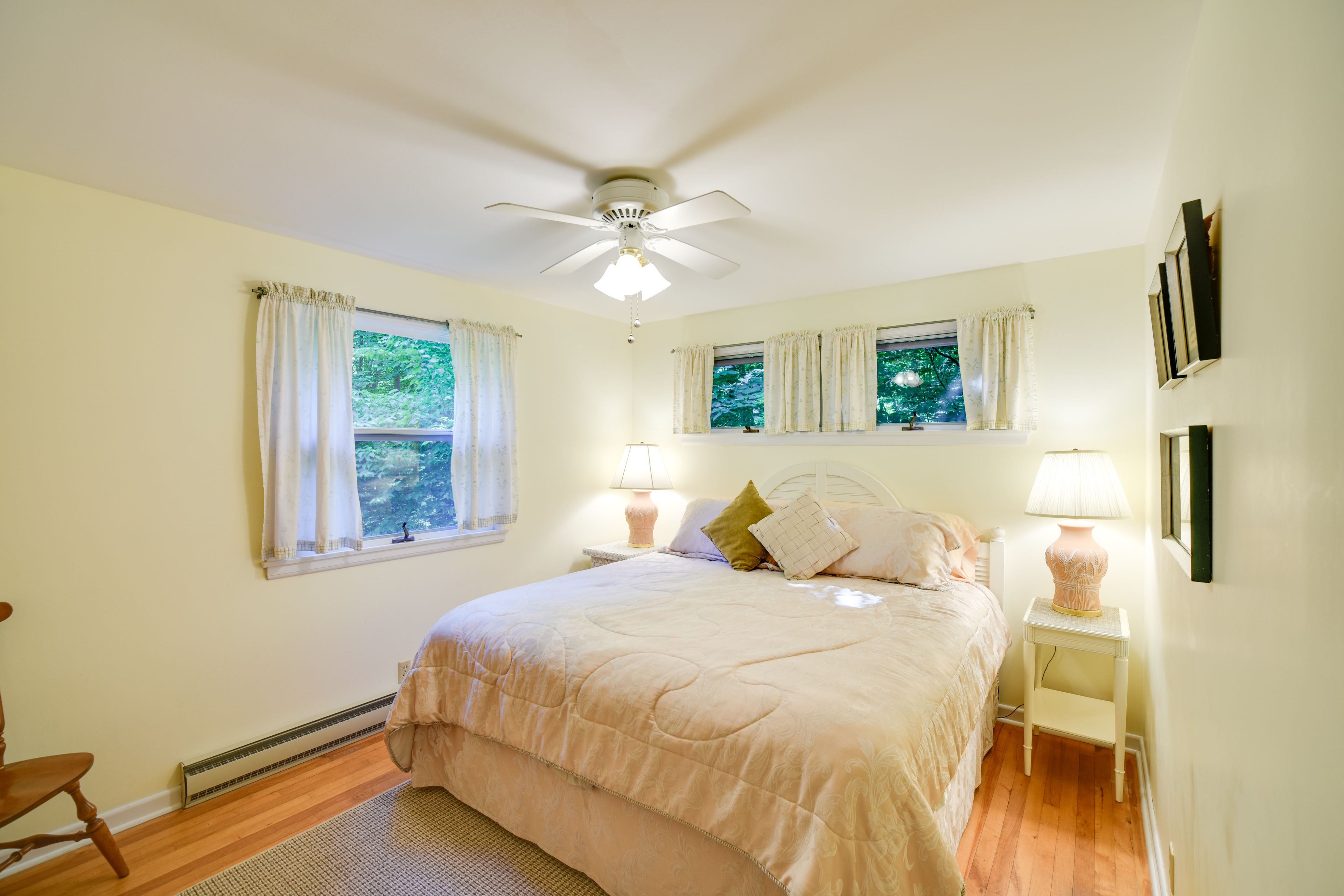 Bedroom 1 | King Bed