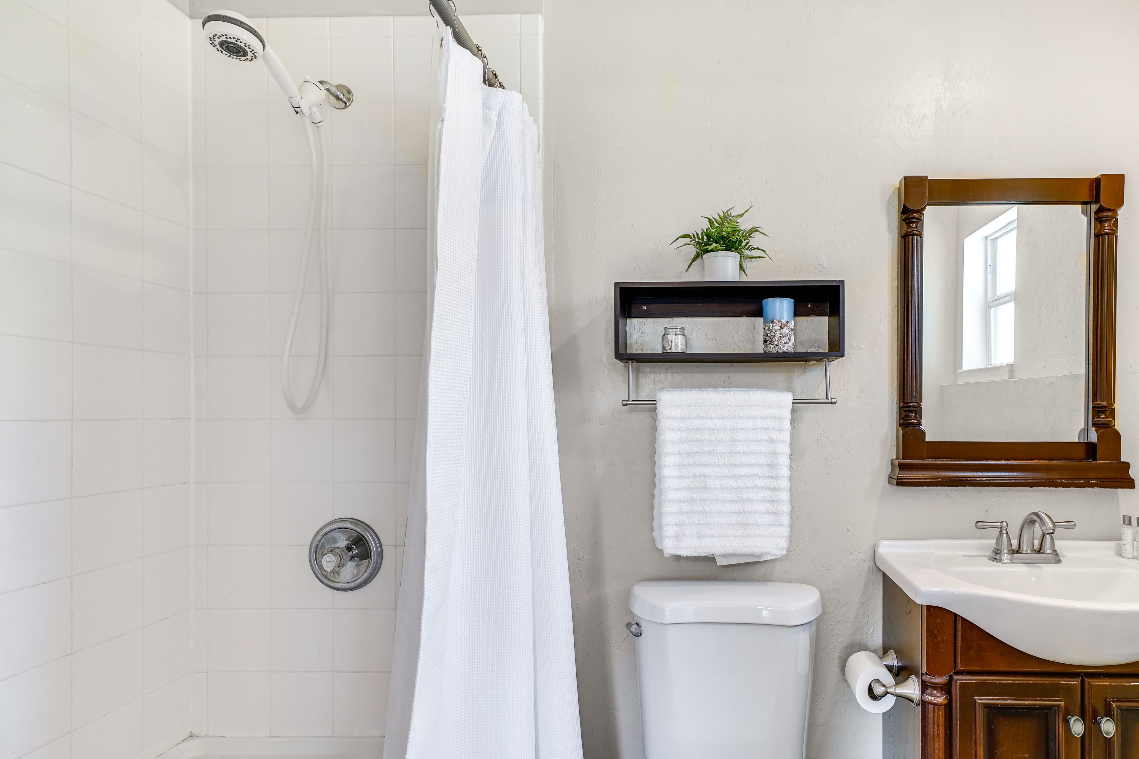 En-Suite Bathroom | Towels Provided