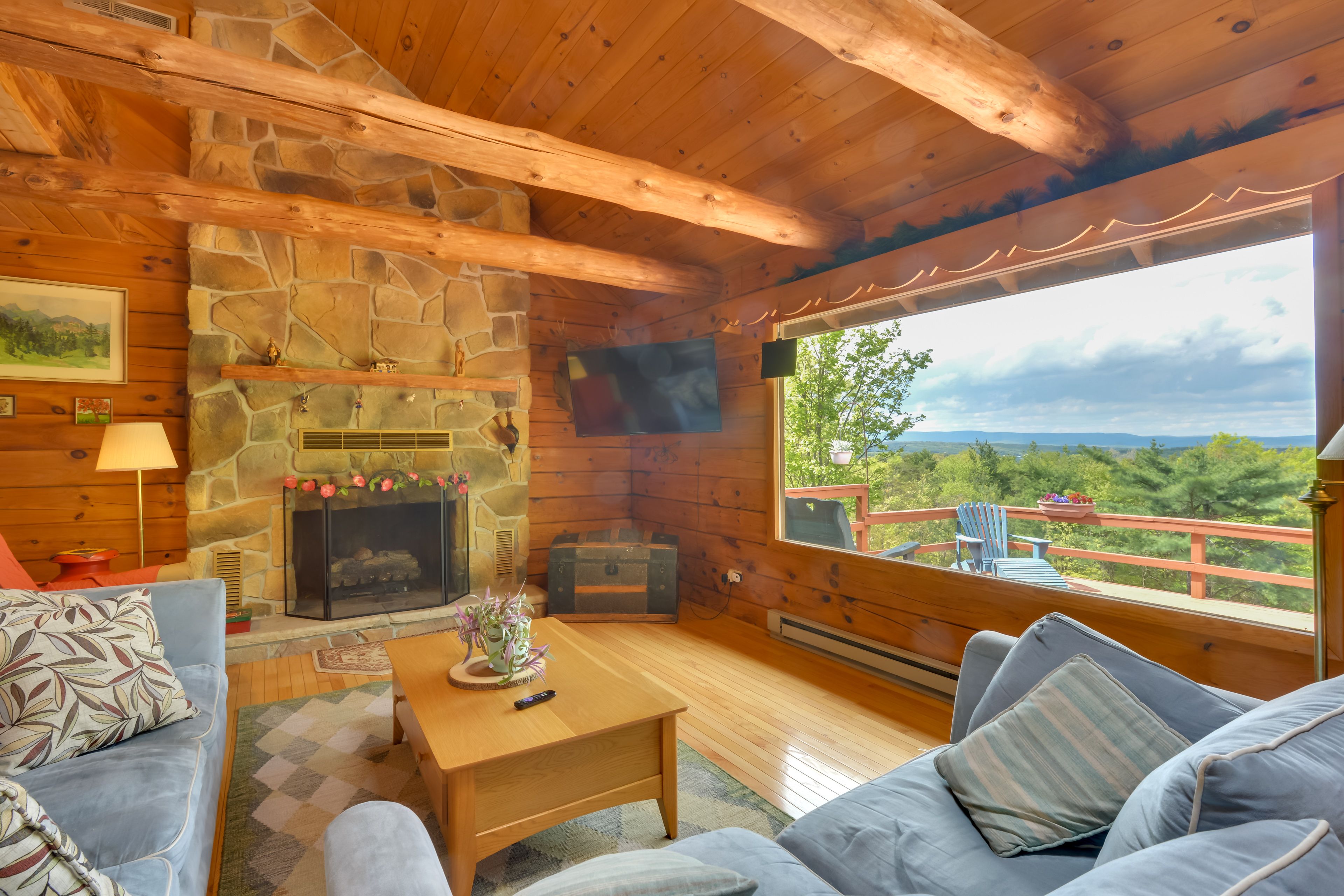 Bedford Vacation Rental | 3BR | 2.5BA | 3,500 Sq Ft | Step-Free Entry