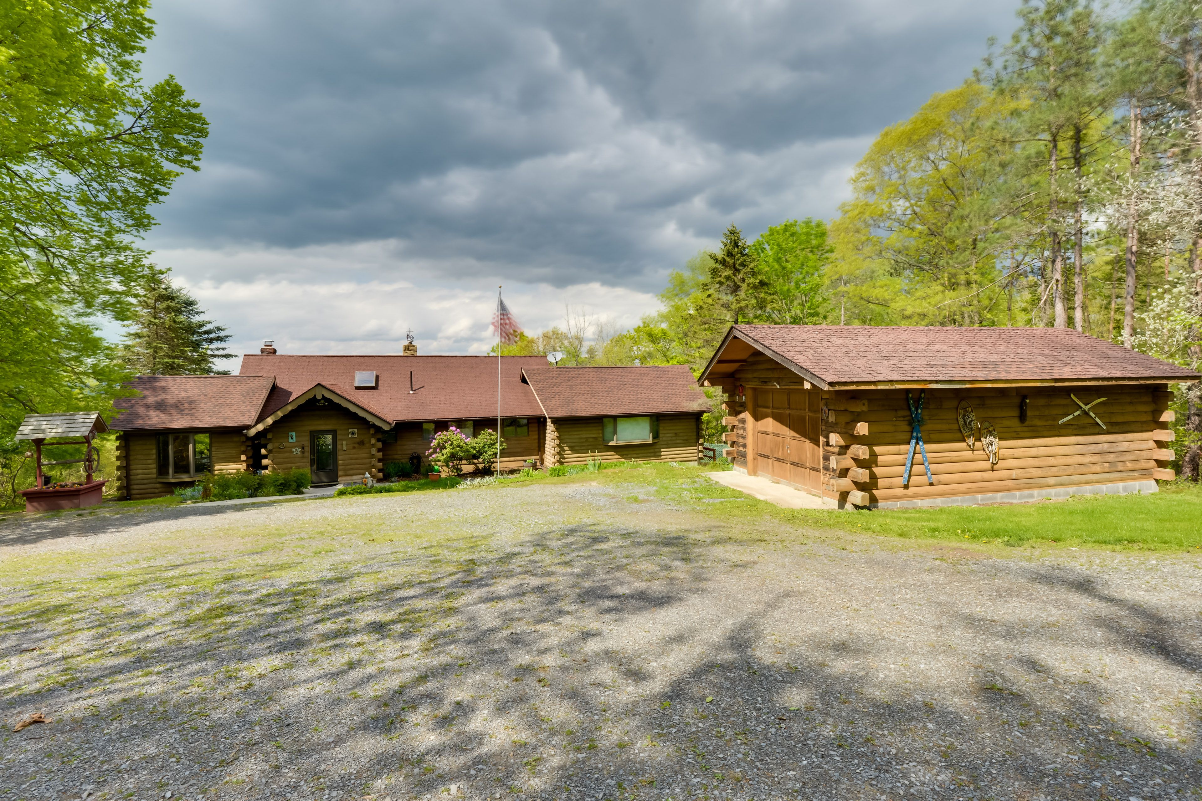 Cabin Exterior | Parking | Driveway (9 Vehicles)