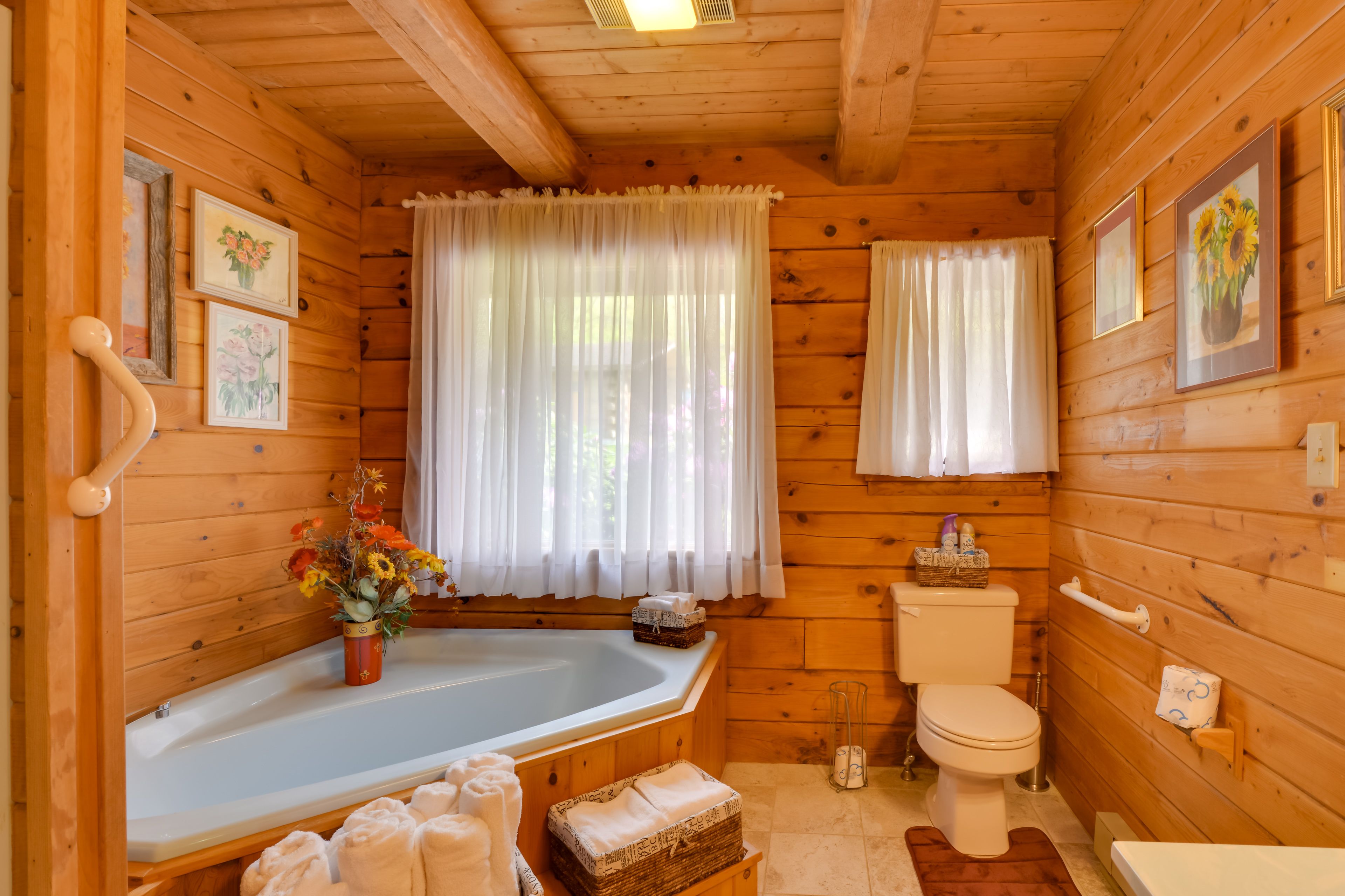Full Bathroom | 1st Floor