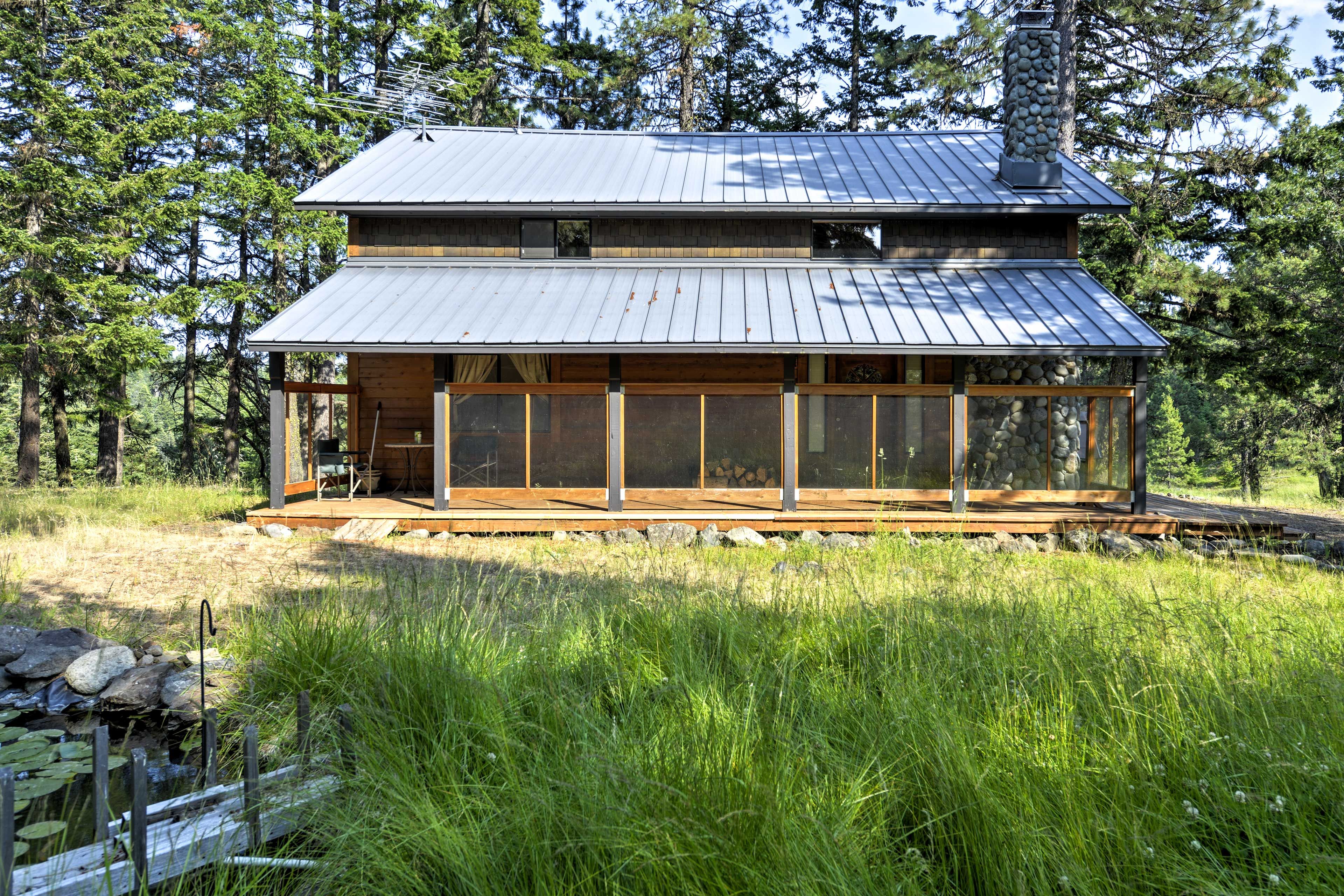Spacious Yard | Private Pond