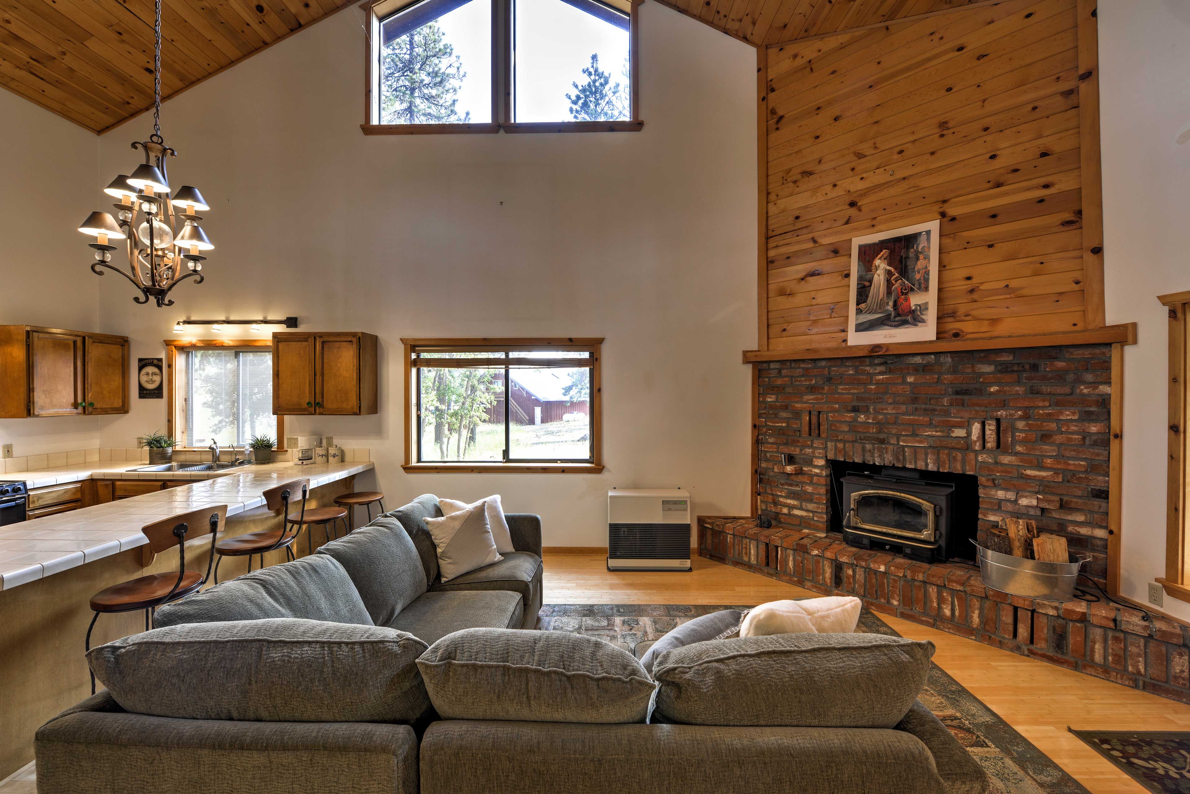 Living Room | Free WiFi | Central Heating | Smart TV