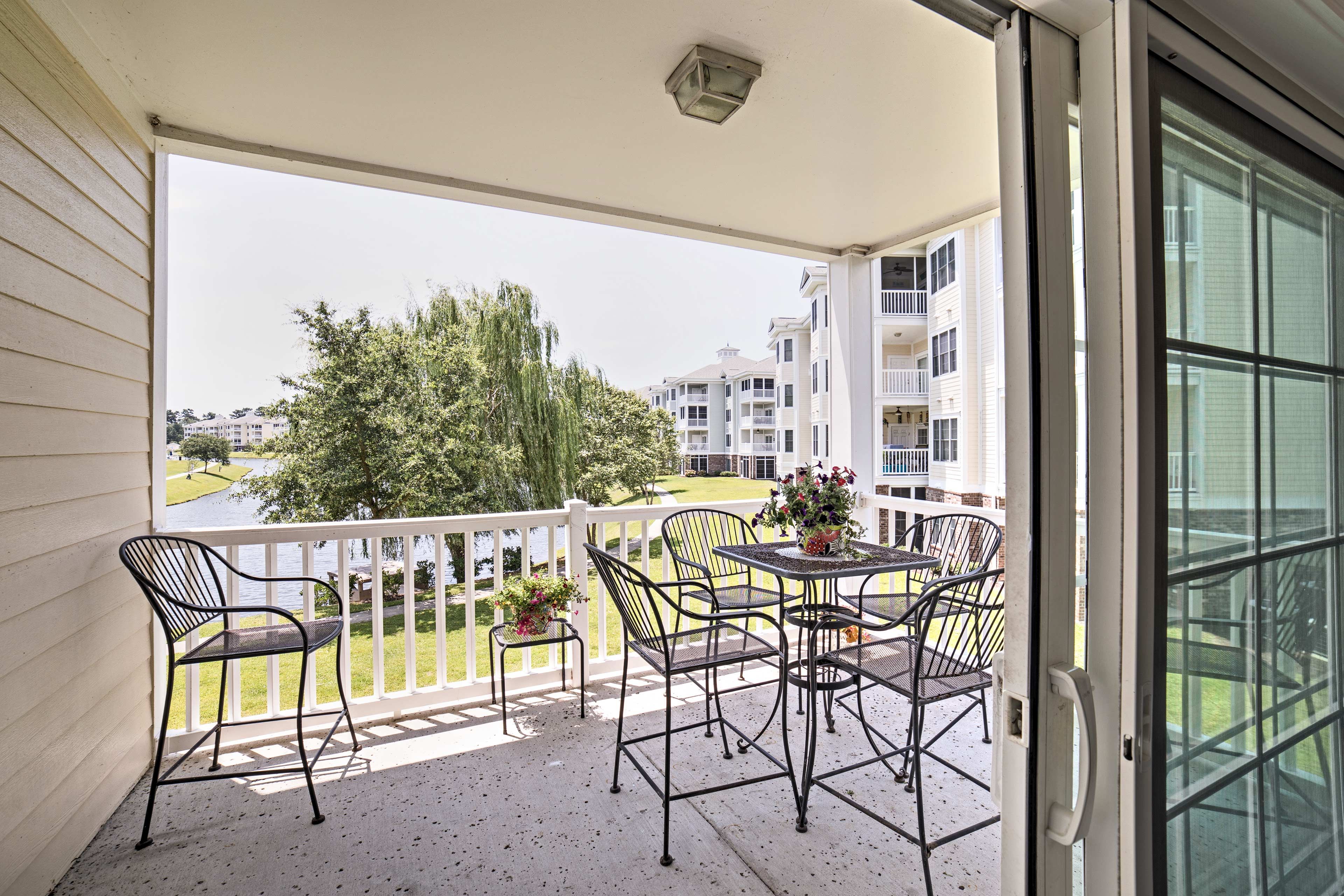 You'll love dining al fresco on the furnished balcony.