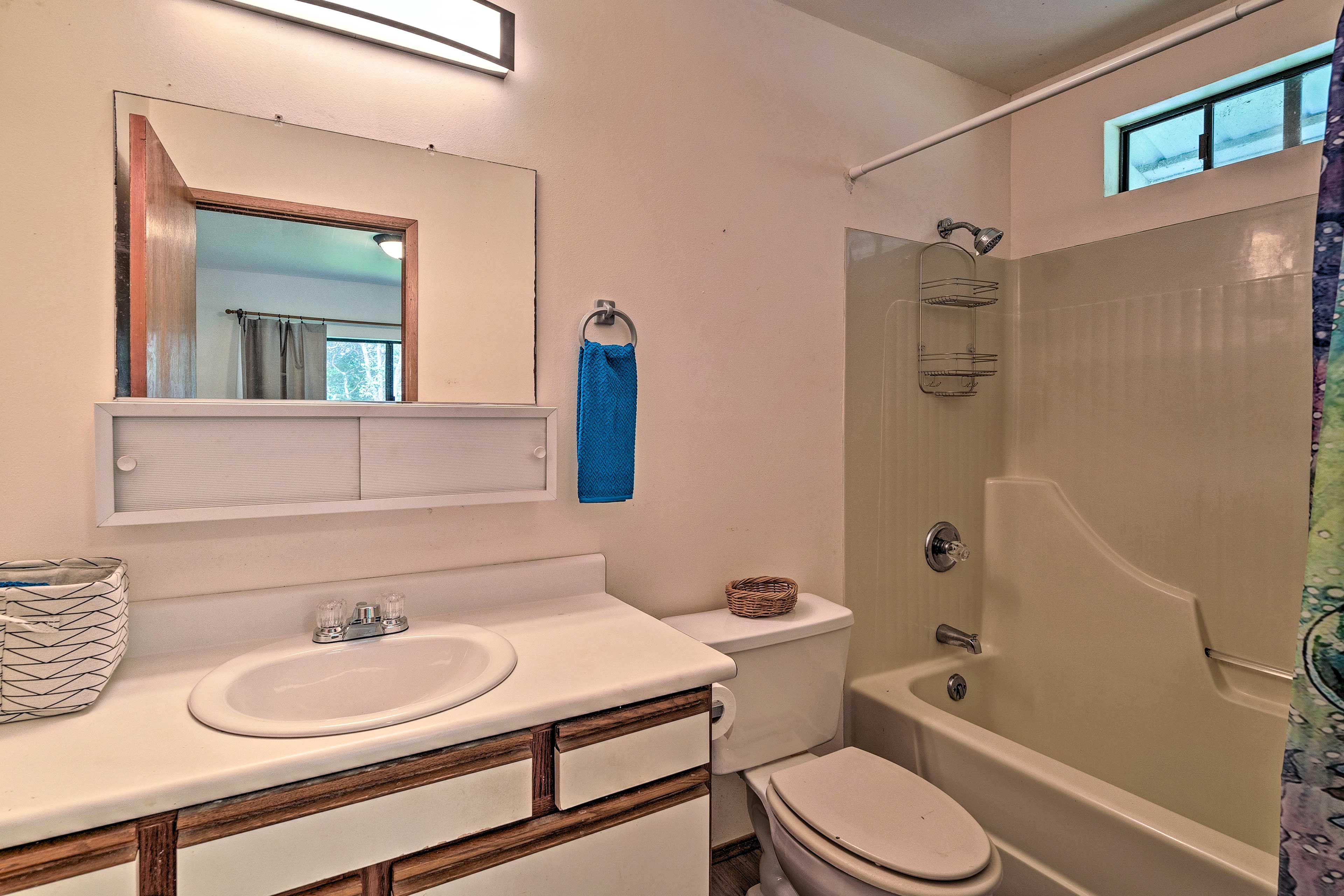 En-Suite Bathroom | Linens/Towels