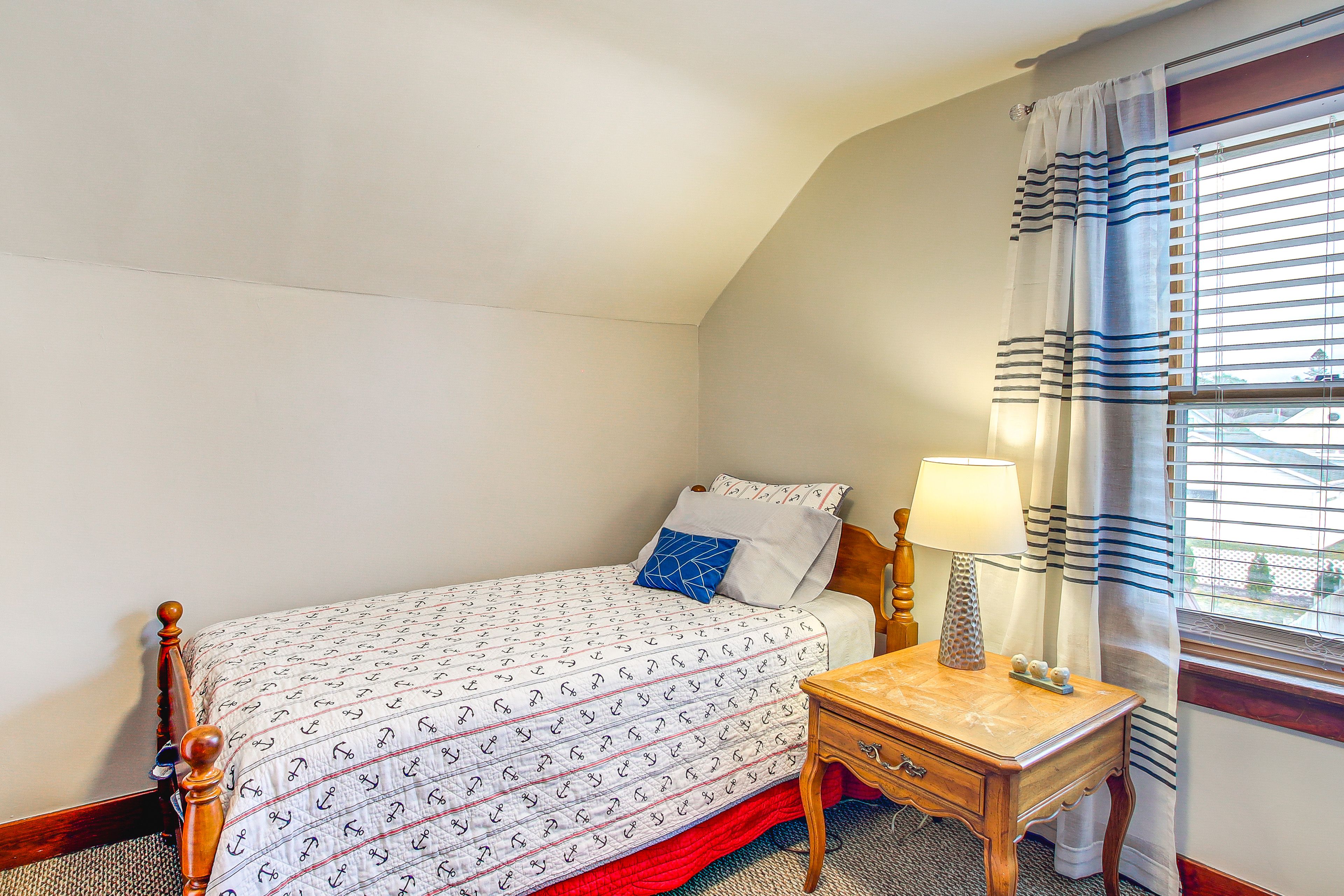 Bedroom 3 | Twin Bed