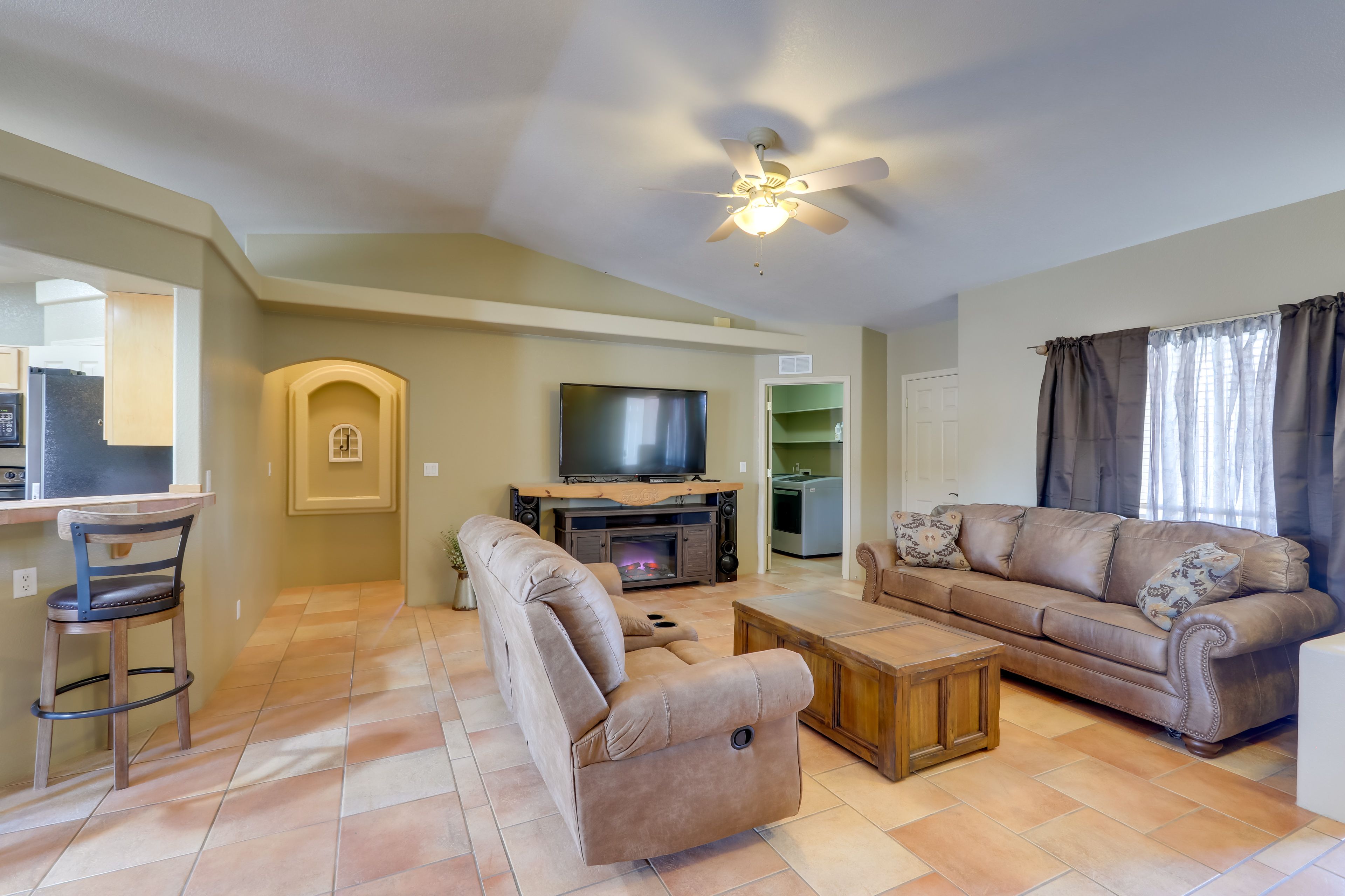 Lake Havasu City Vacation Rental | 3BR | 2BA | 1,500 Sq Ft | Step-Free Access