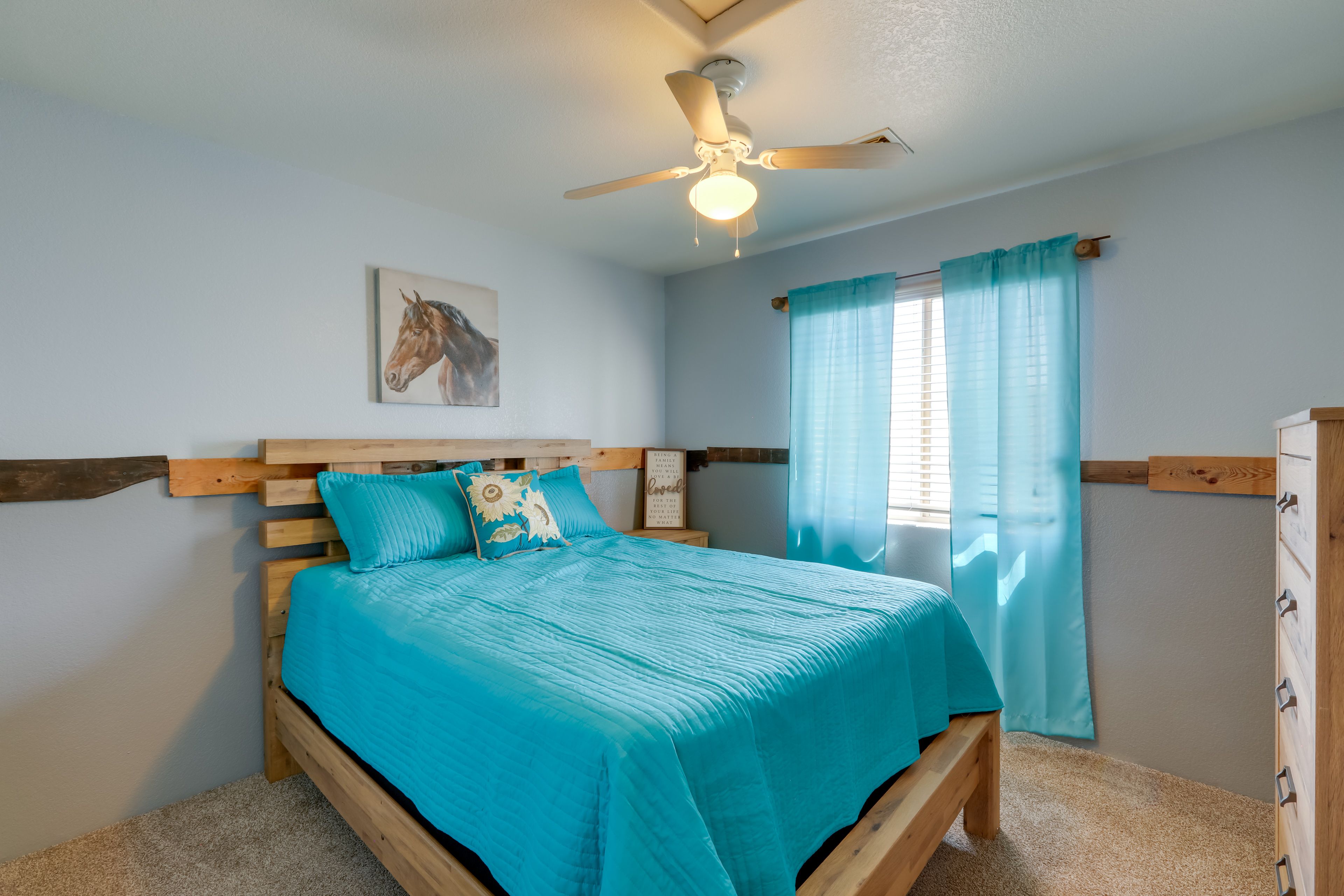 Bedroom 2 | Queen Bed