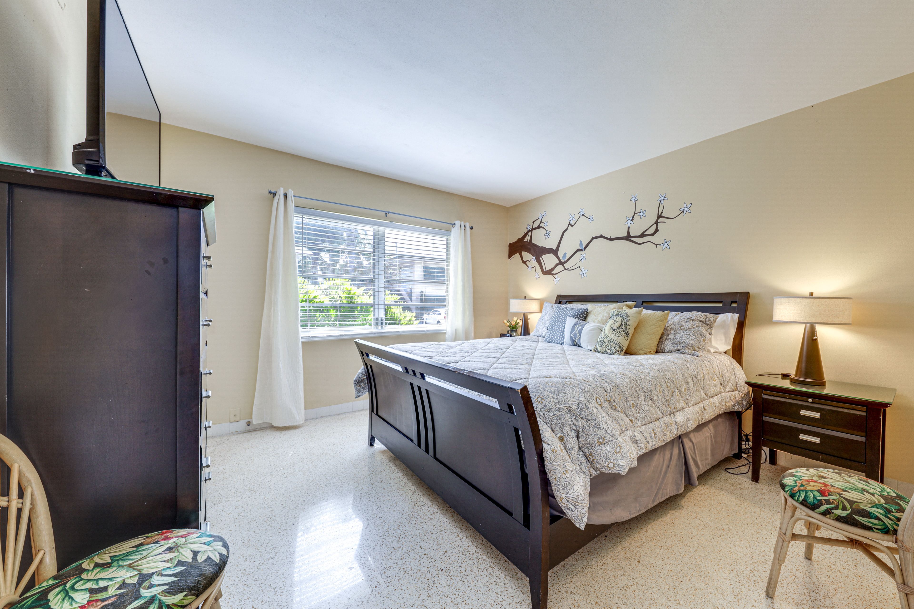 Bedroom | King Bed