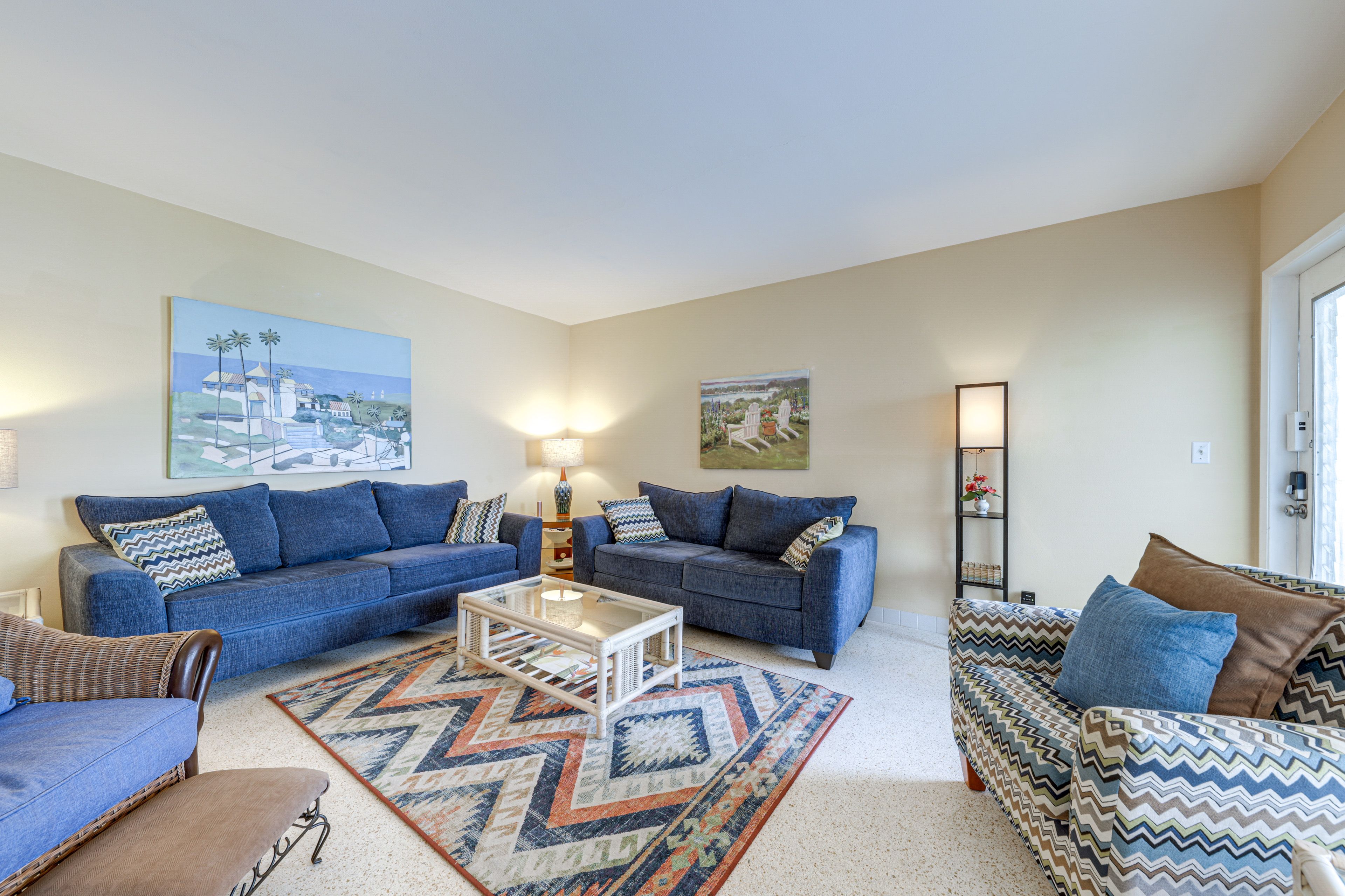 Living Room | Free WiFi | Air Conditioning