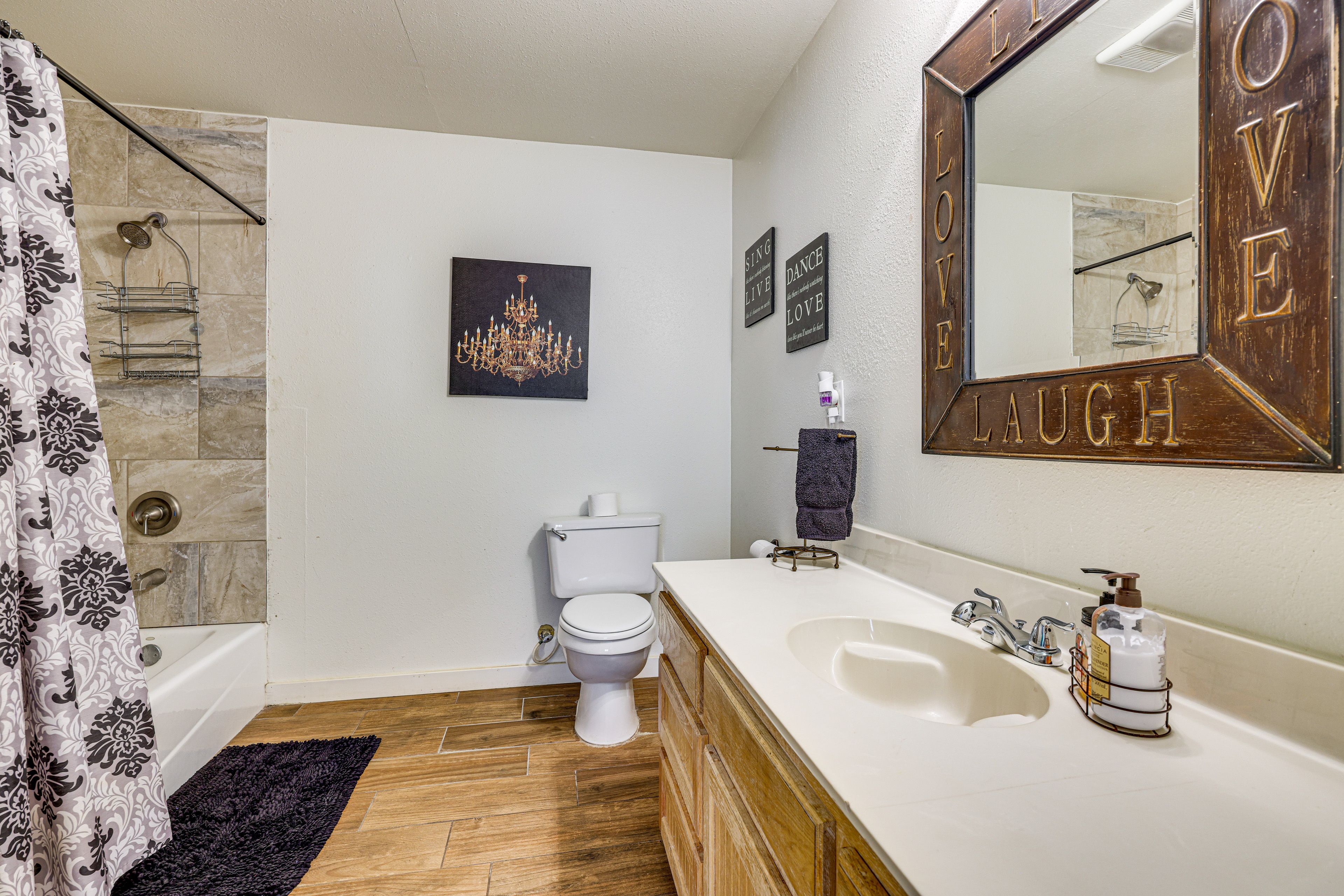 Full Bathroom