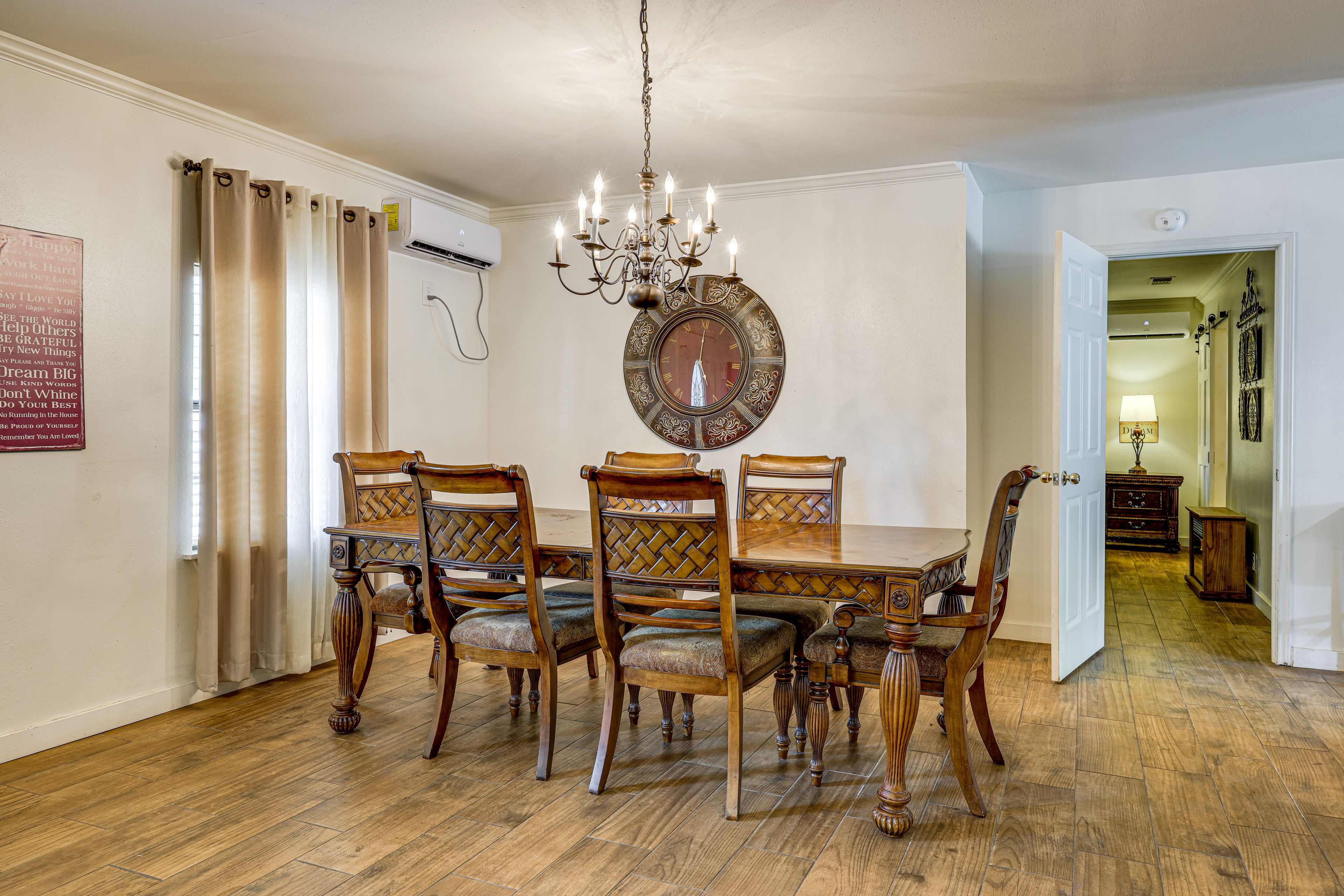 Dining Area | Dishes & Flatware Provided