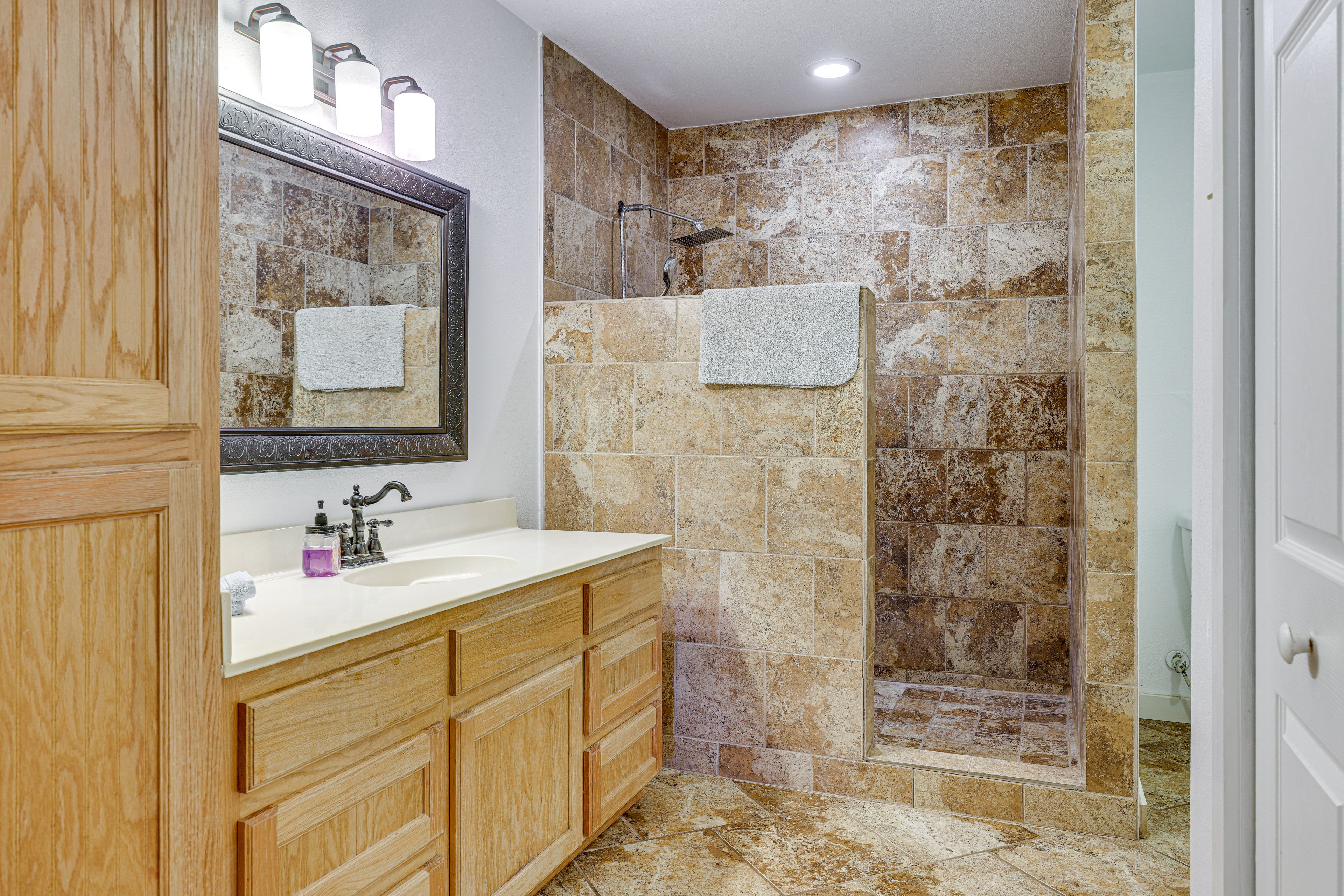En-Suite Bathroom | Towels & Linens Provided