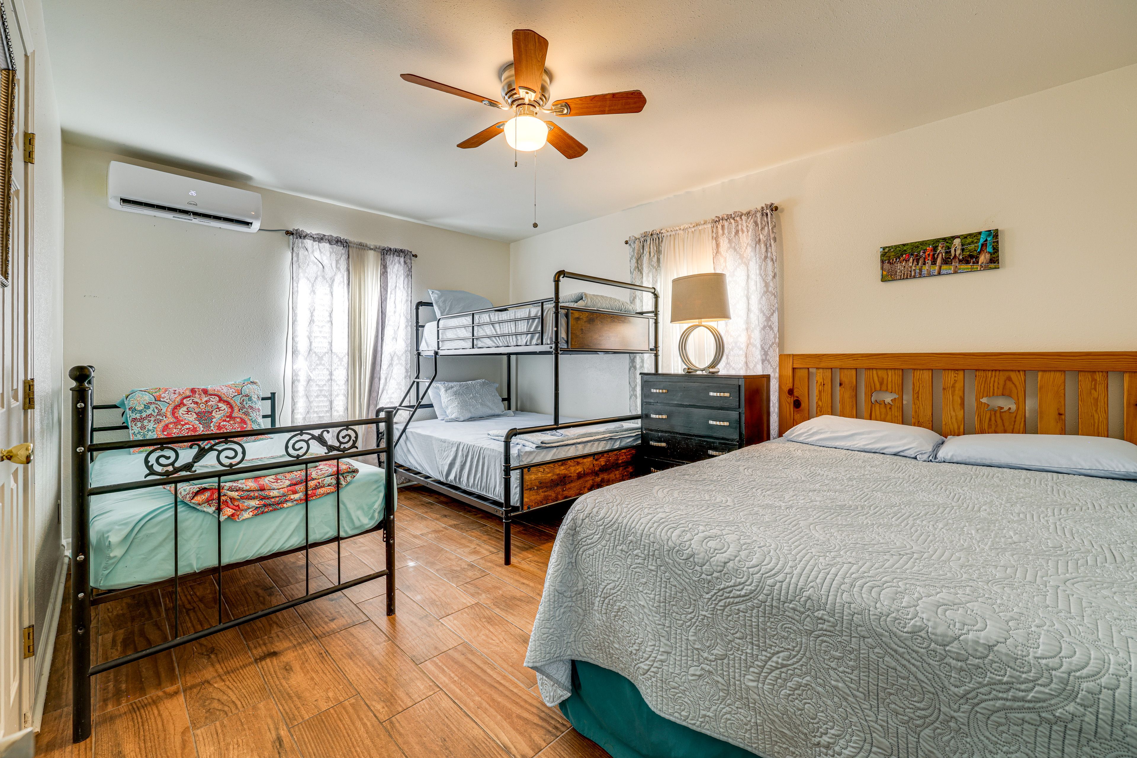 Bedroom 3 | Queen Bed | Twin/Full Bunk Bed | Twin Bed