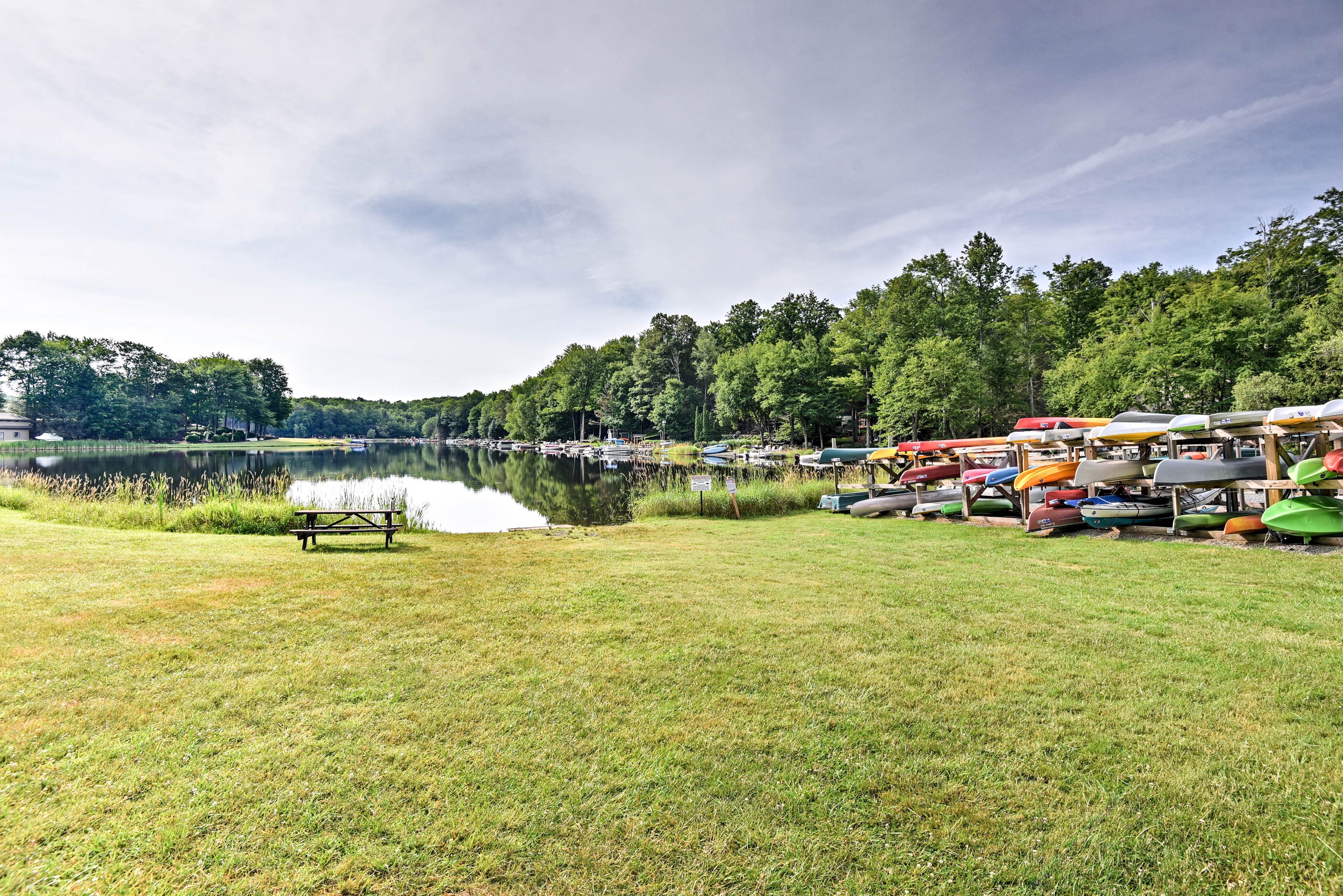 Access The Hideout commuinty amenities with ease!