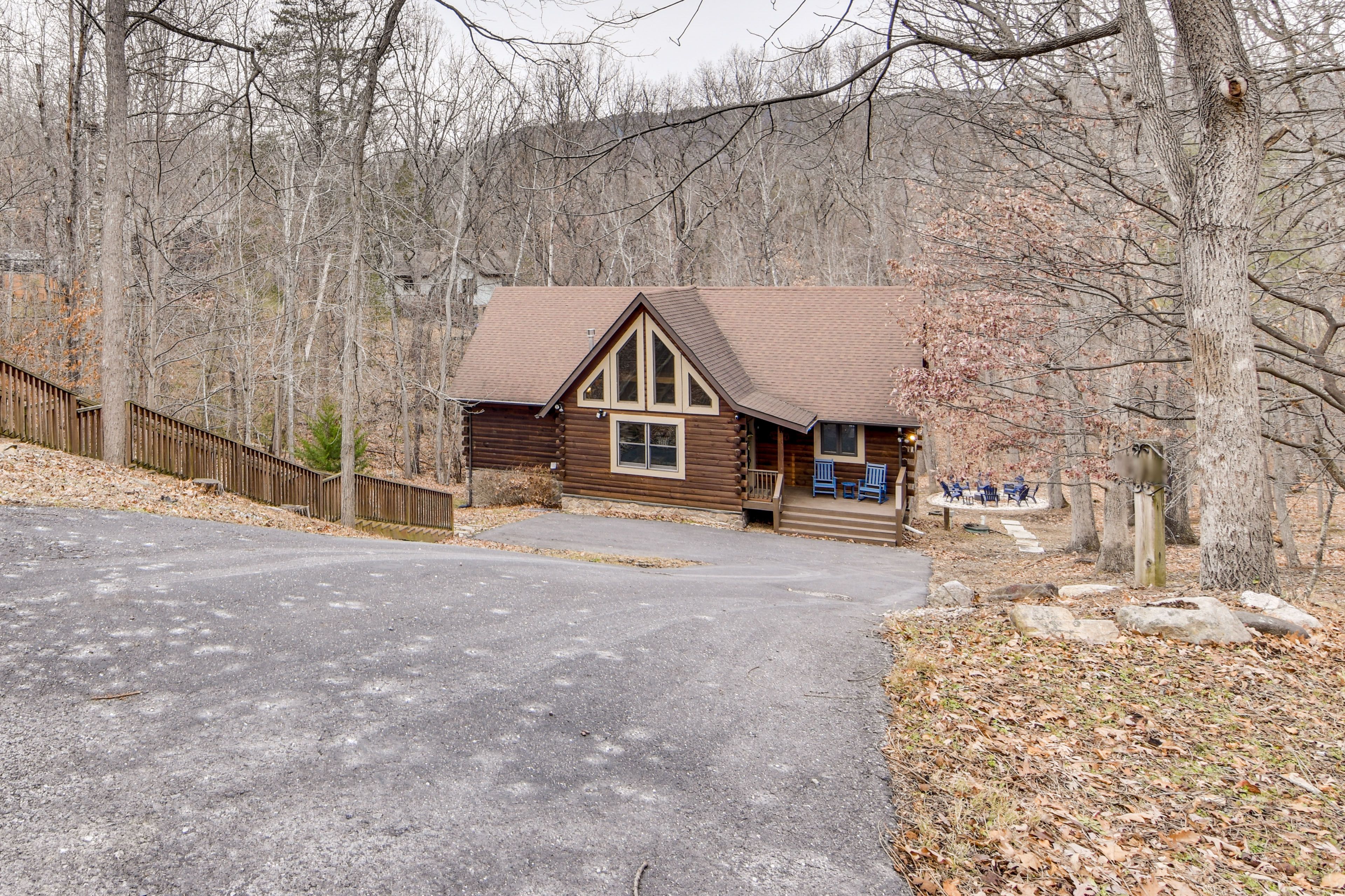 Parking | Driveway (2 Vehicles) | Additional Parking (2 Vehicles)
