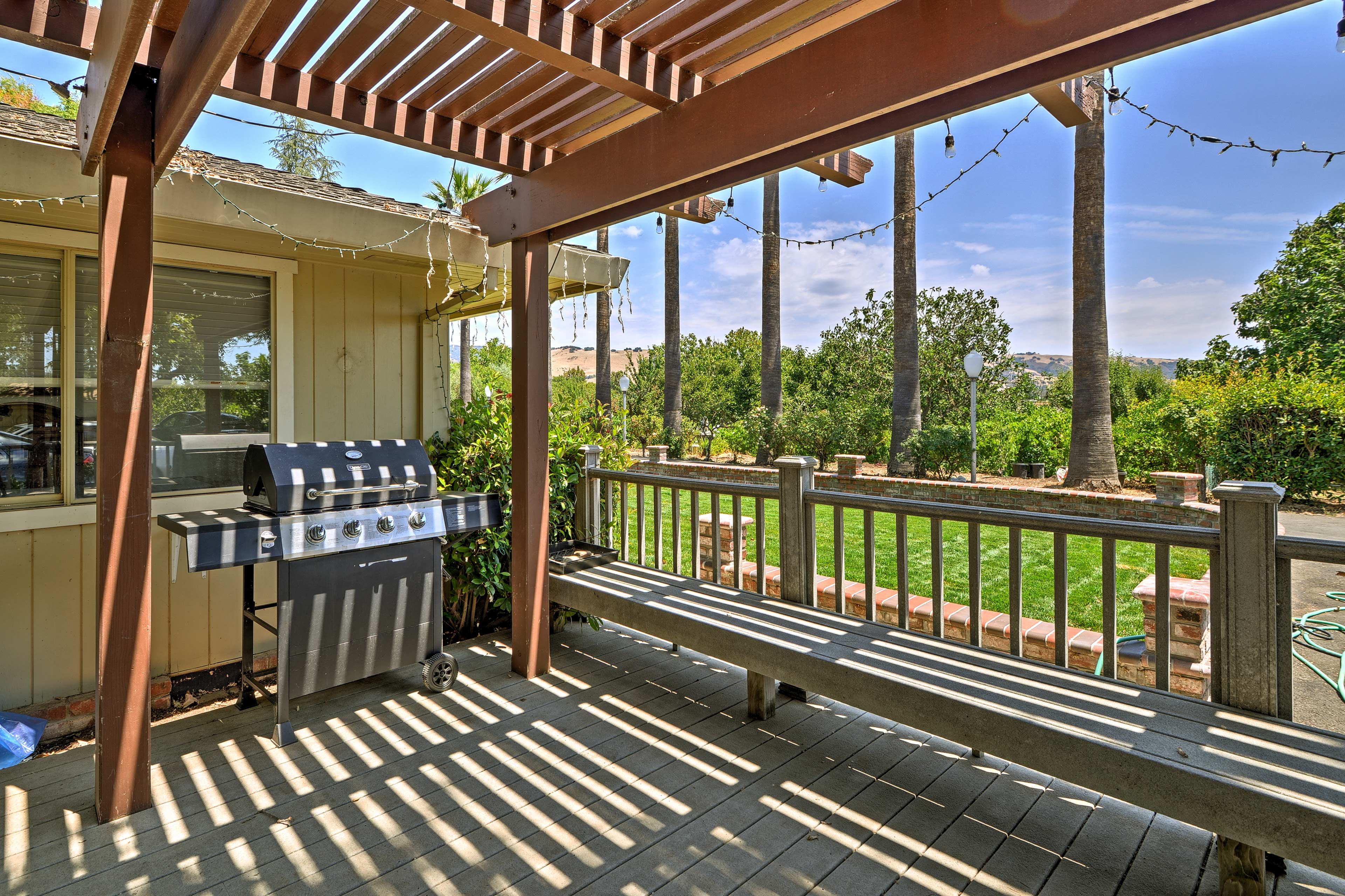 Private Patio | Gas Grill