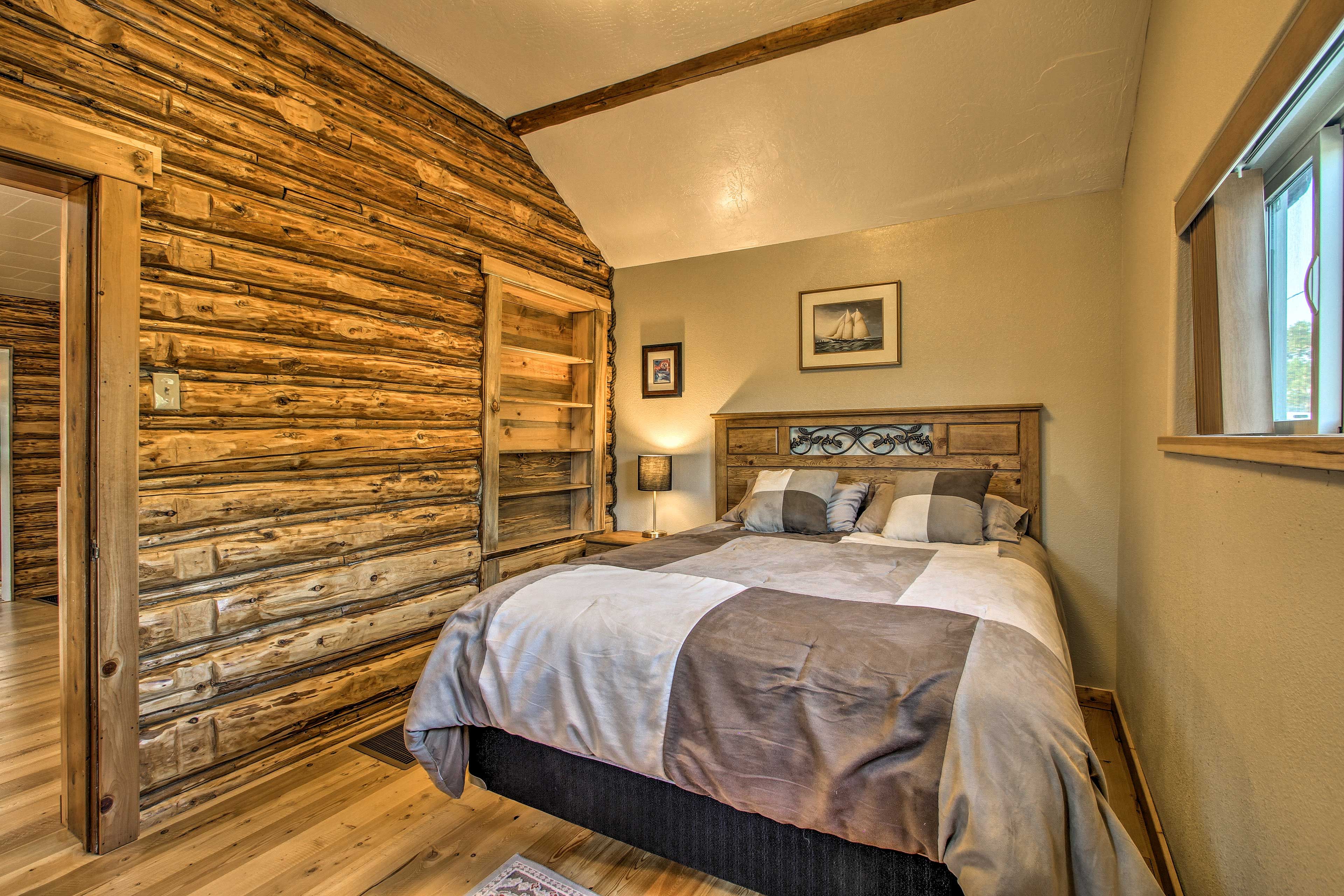 Bedroom 1 | Queen Bed | Linens Provided