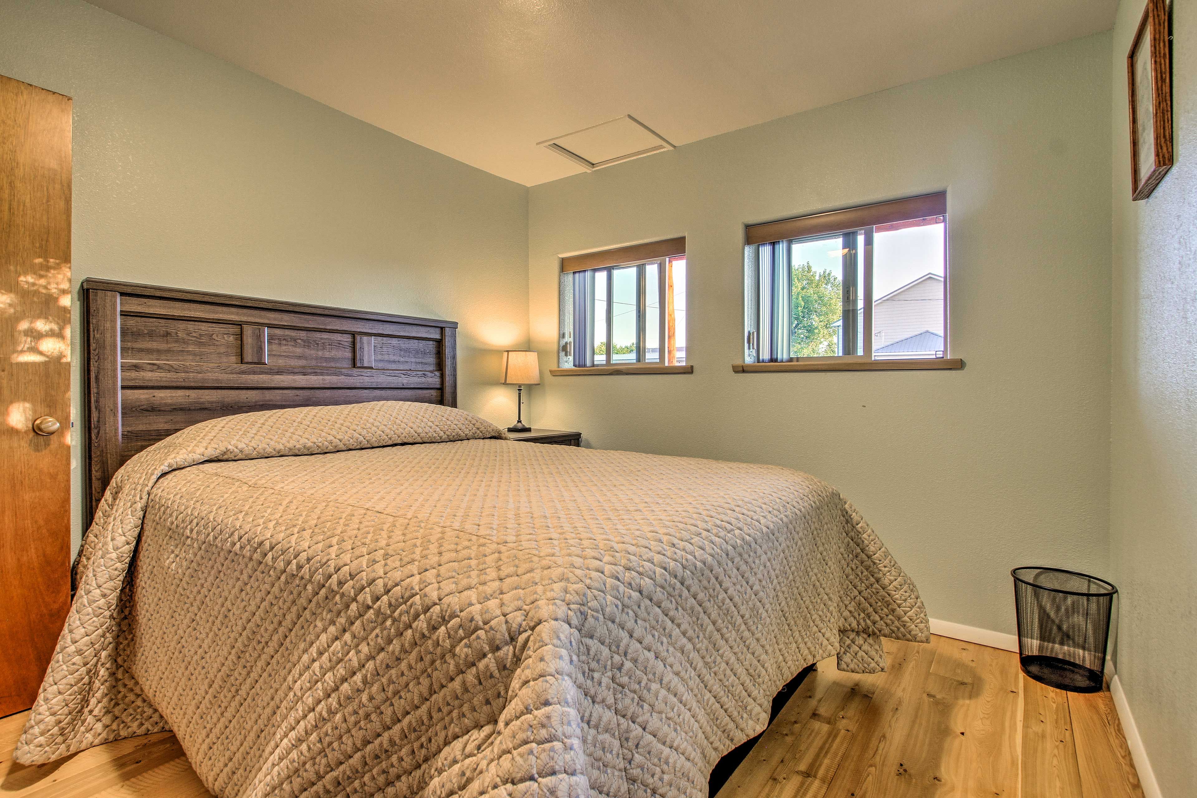 Bedroom 2 | Queen Bed