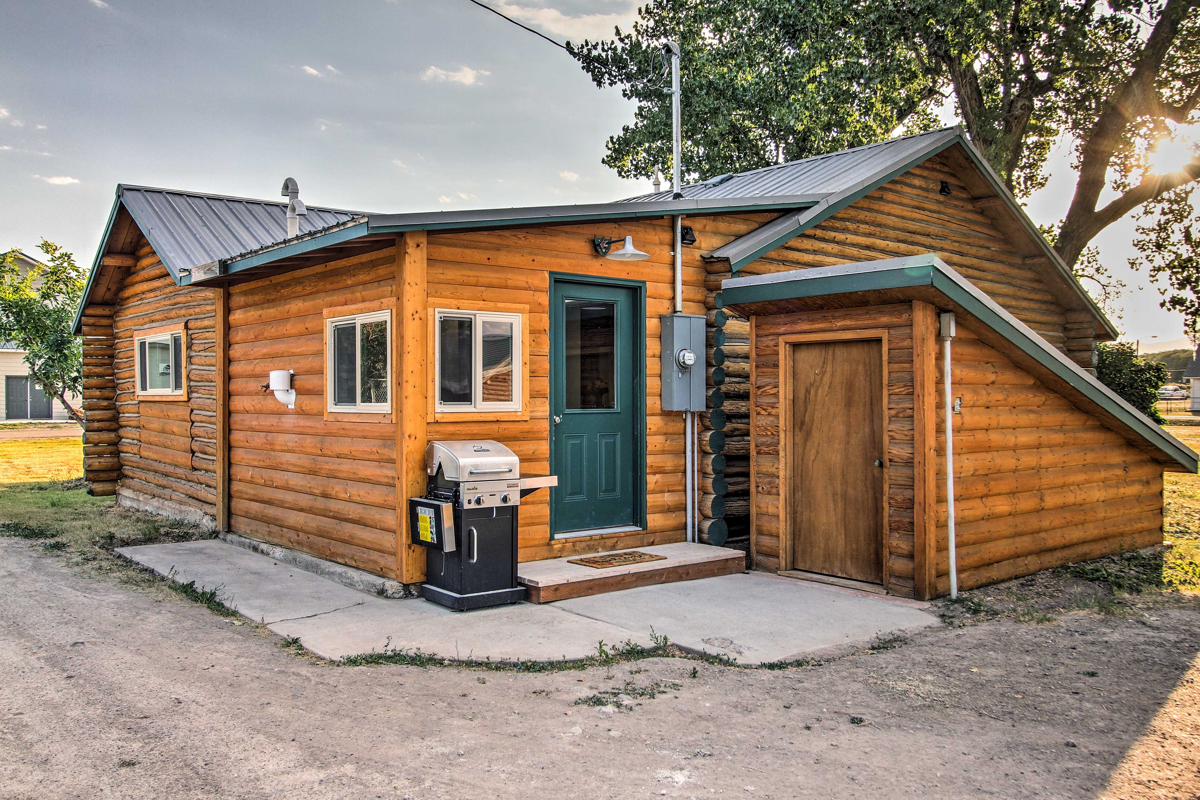 Private Patio | Gas Grill
