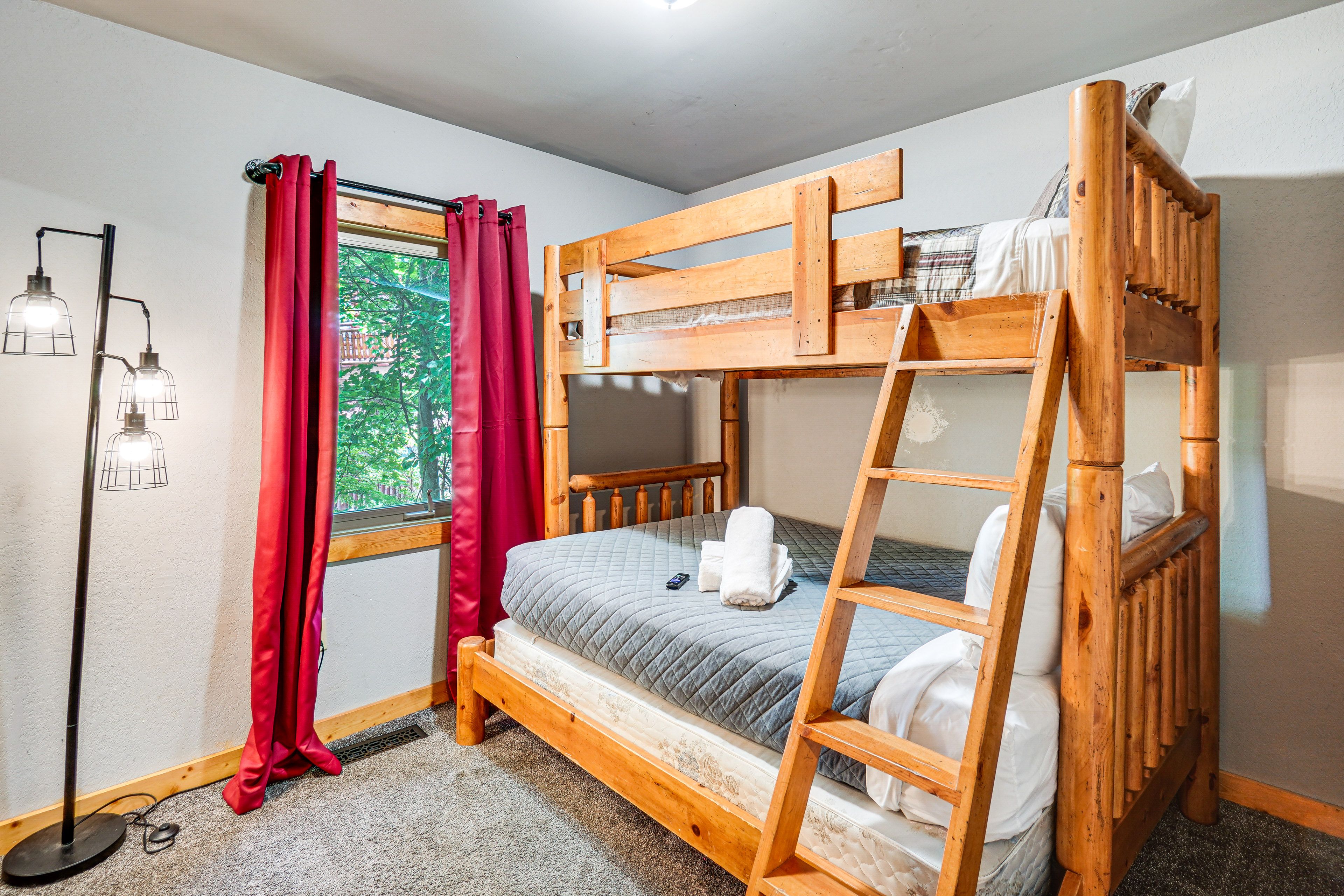 Bedroom 4 | Middle Floor | Twin/Full Bunk Bed
