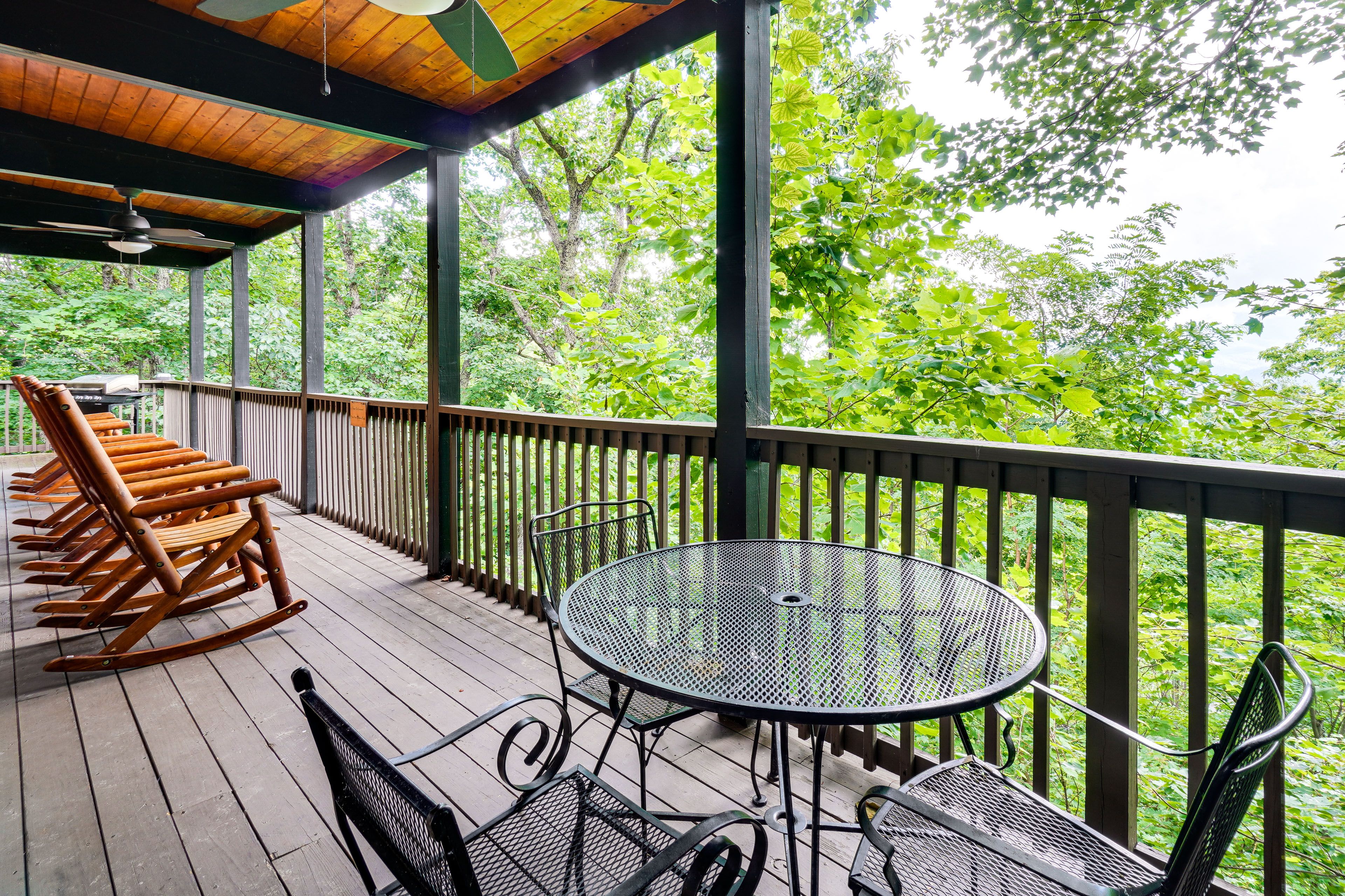 Upper Deck | Gas Grill