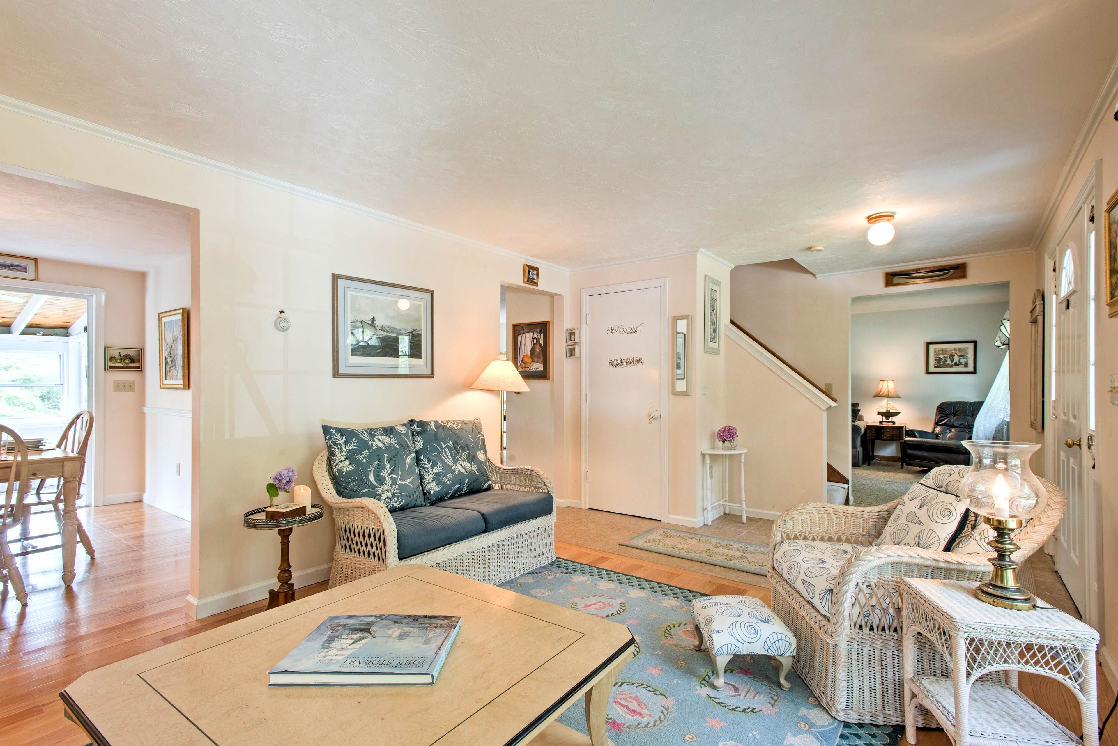 Natural light floods the living space on sunny afternoons!