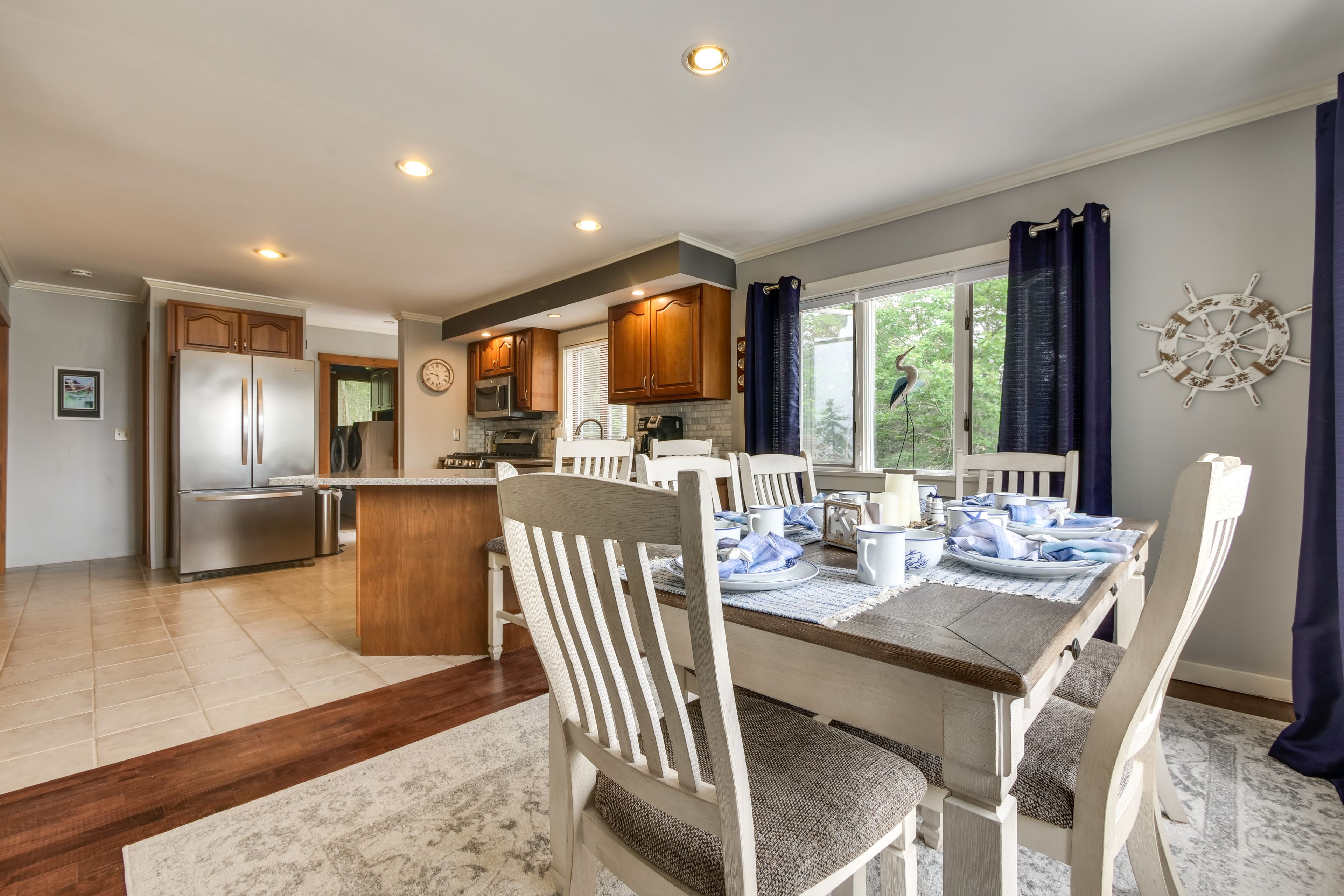 Dining Space | Dishware/Flatware