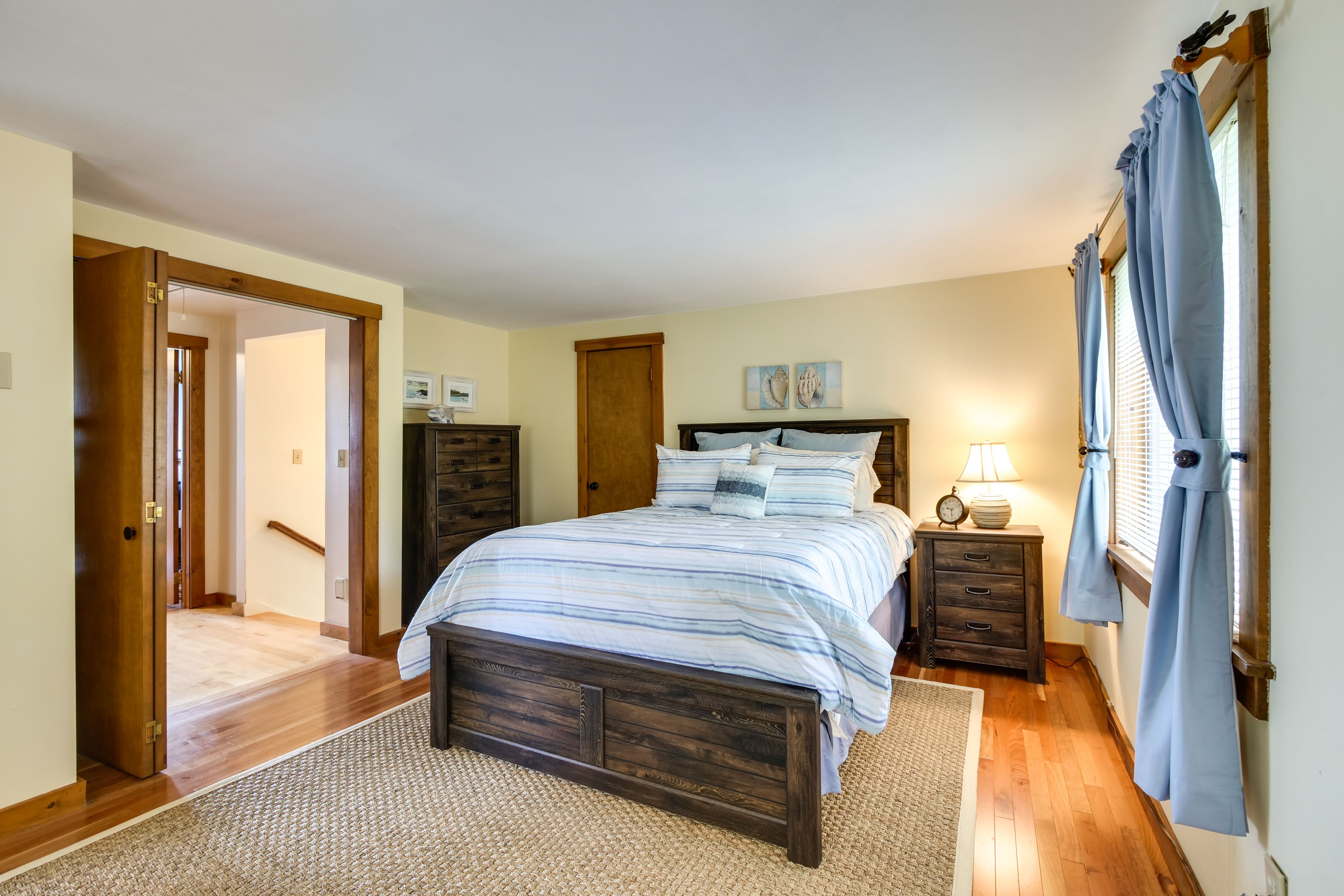 Bedroom 2 | Queen Bed