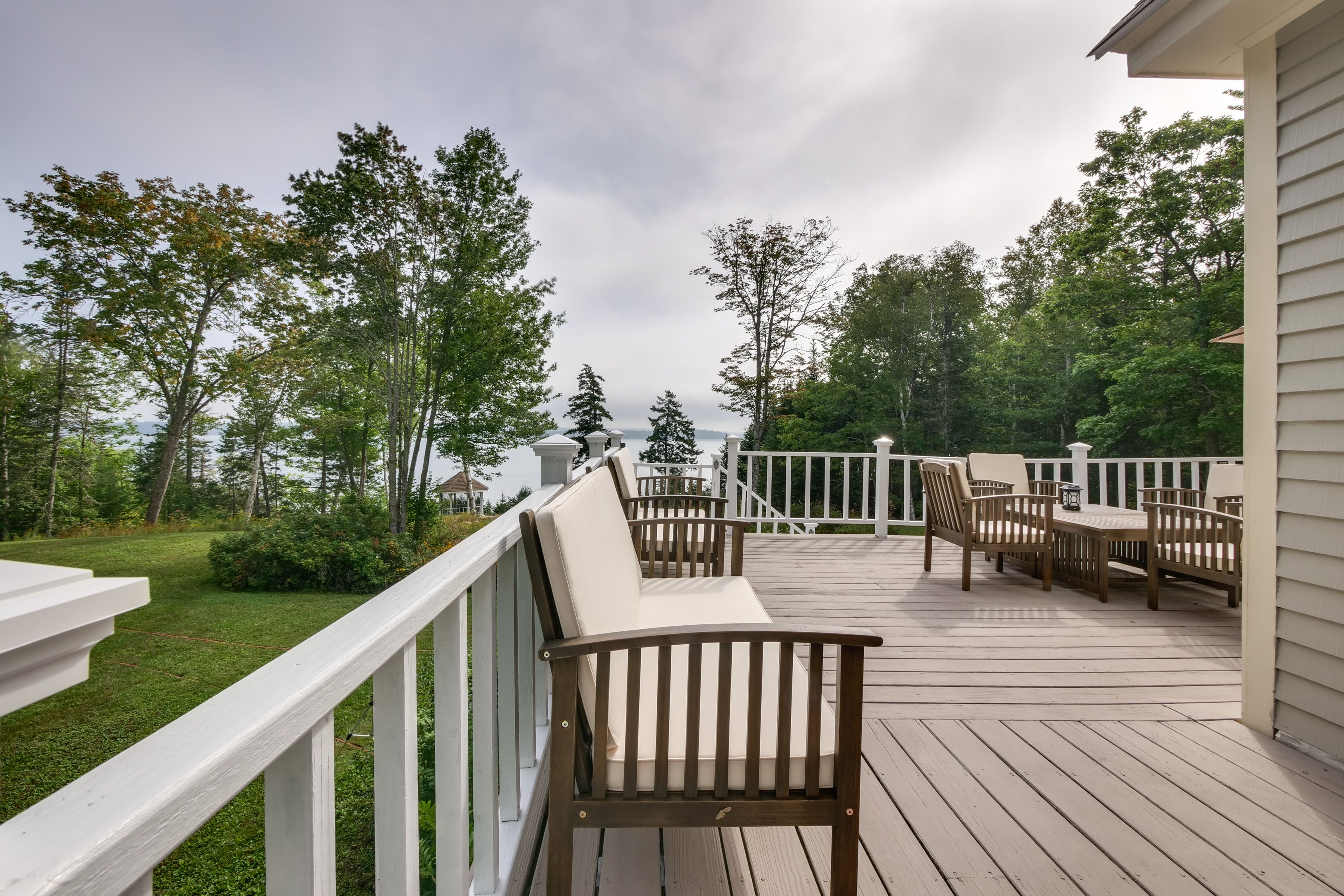 Furnished Deck