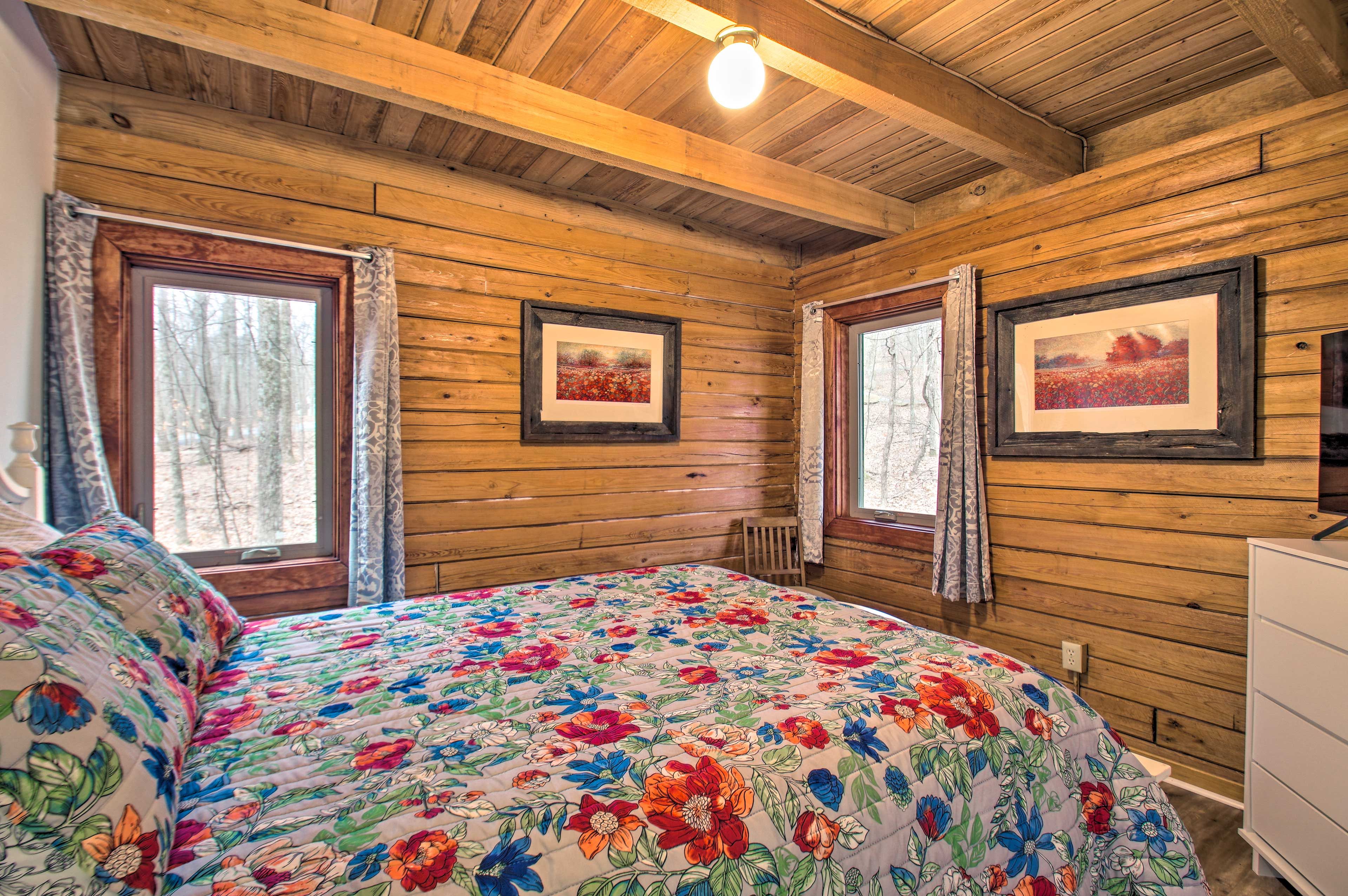 Bedroom 2 | Queen Bed