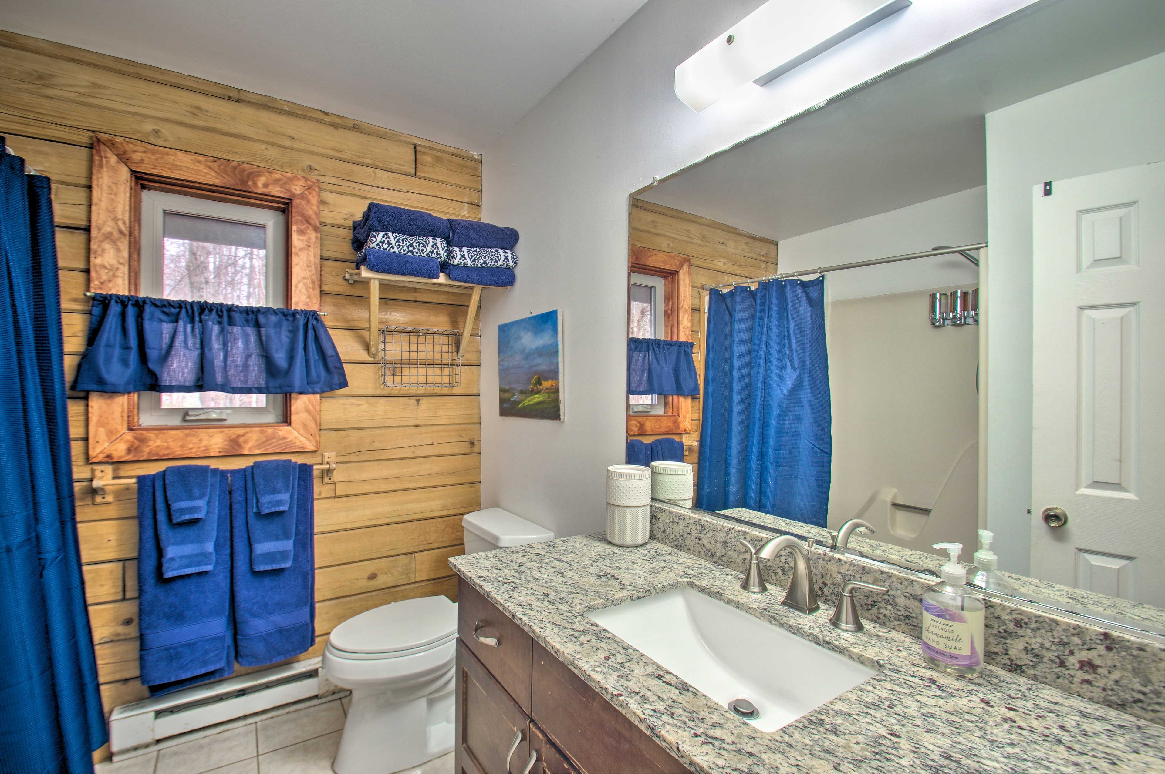 Bathroom | Towels Provided