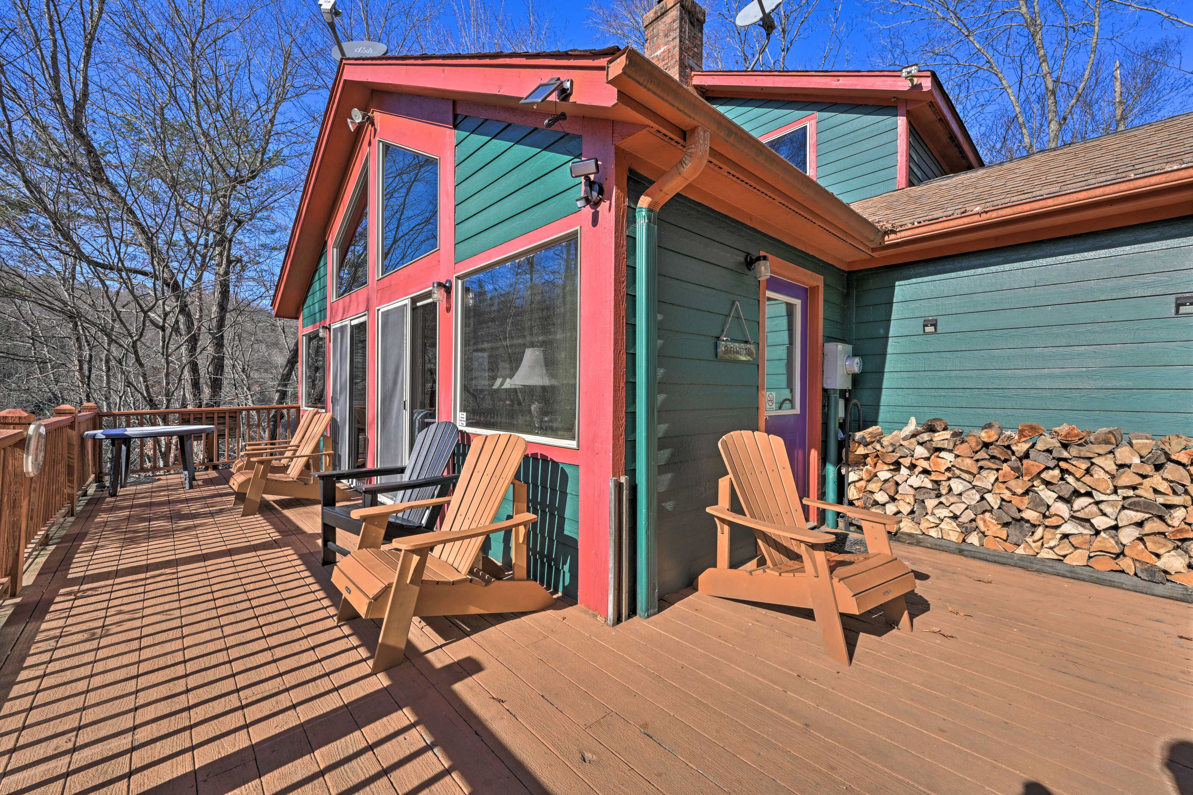 Private Deck | Outdoor Seating
