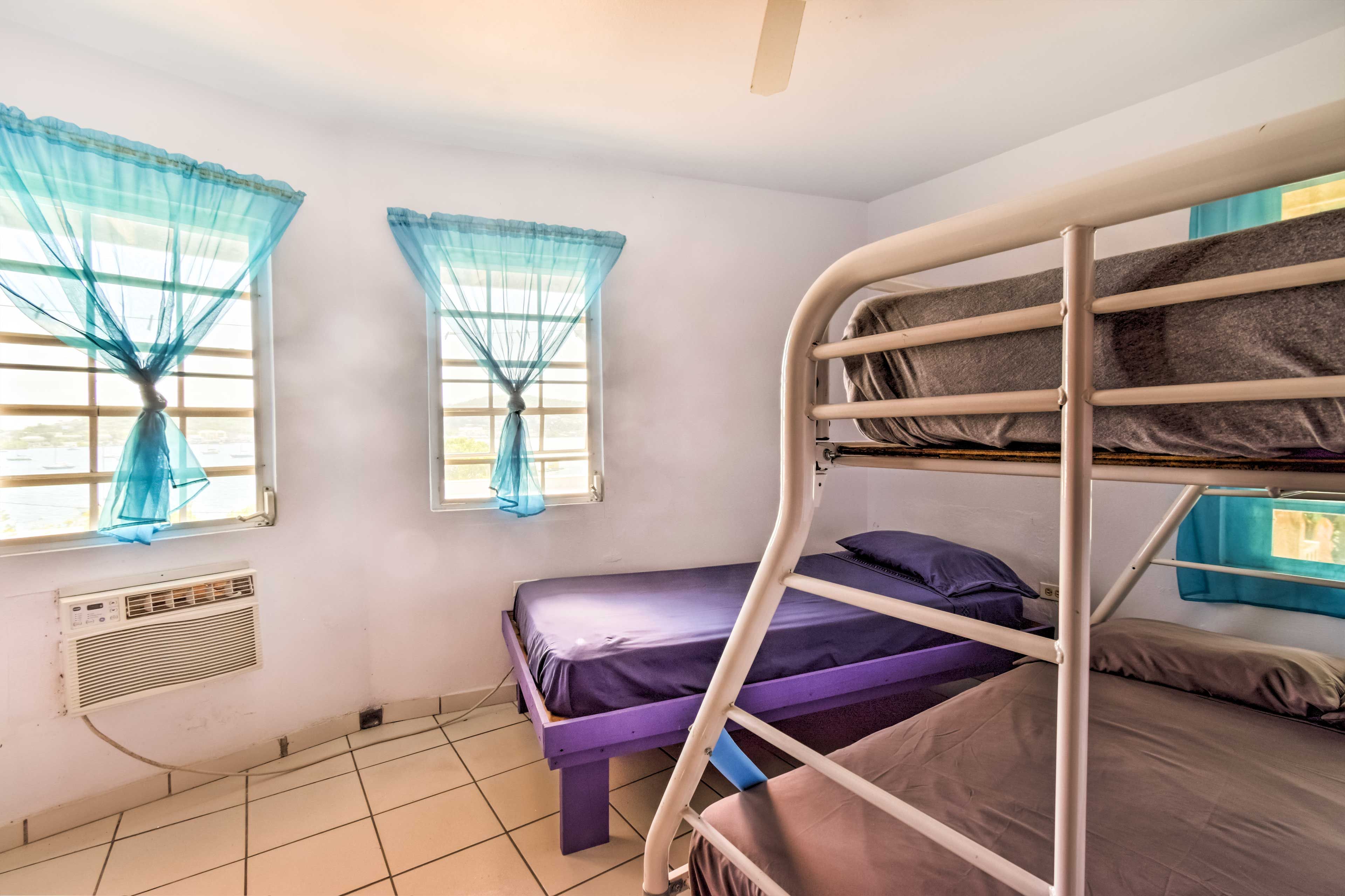 Bedroom 2 | Twin/Full Bunk Bed | Twin Bed