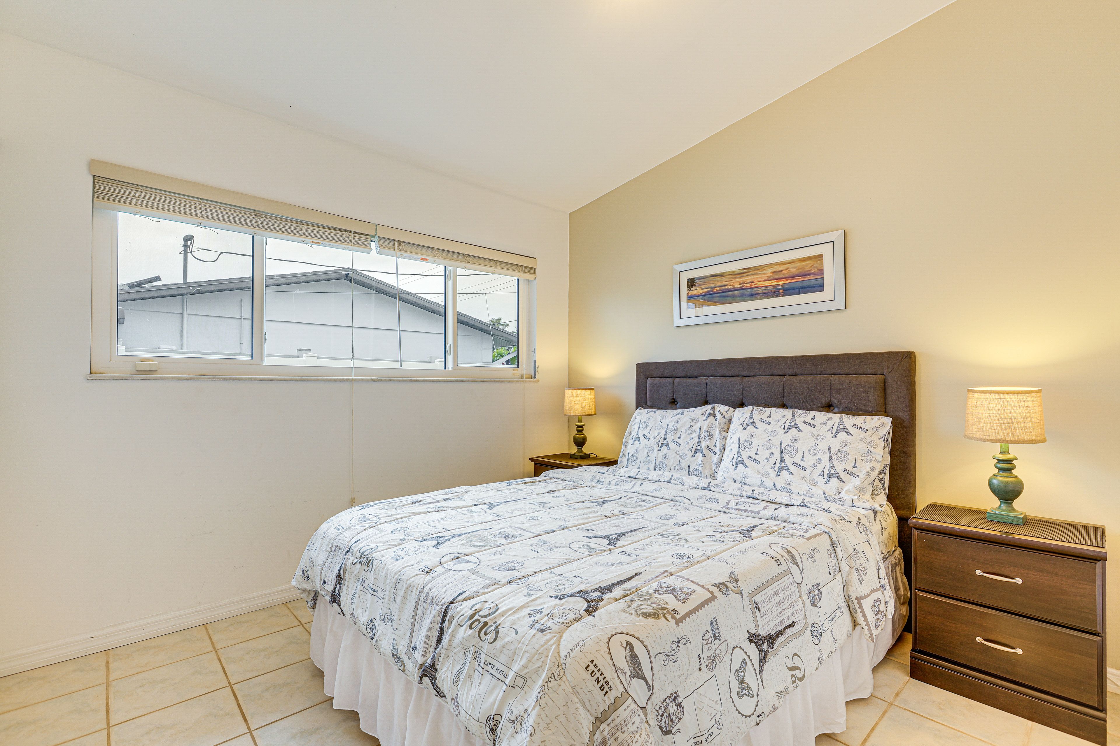 Bedroom 3 | Queen Bed