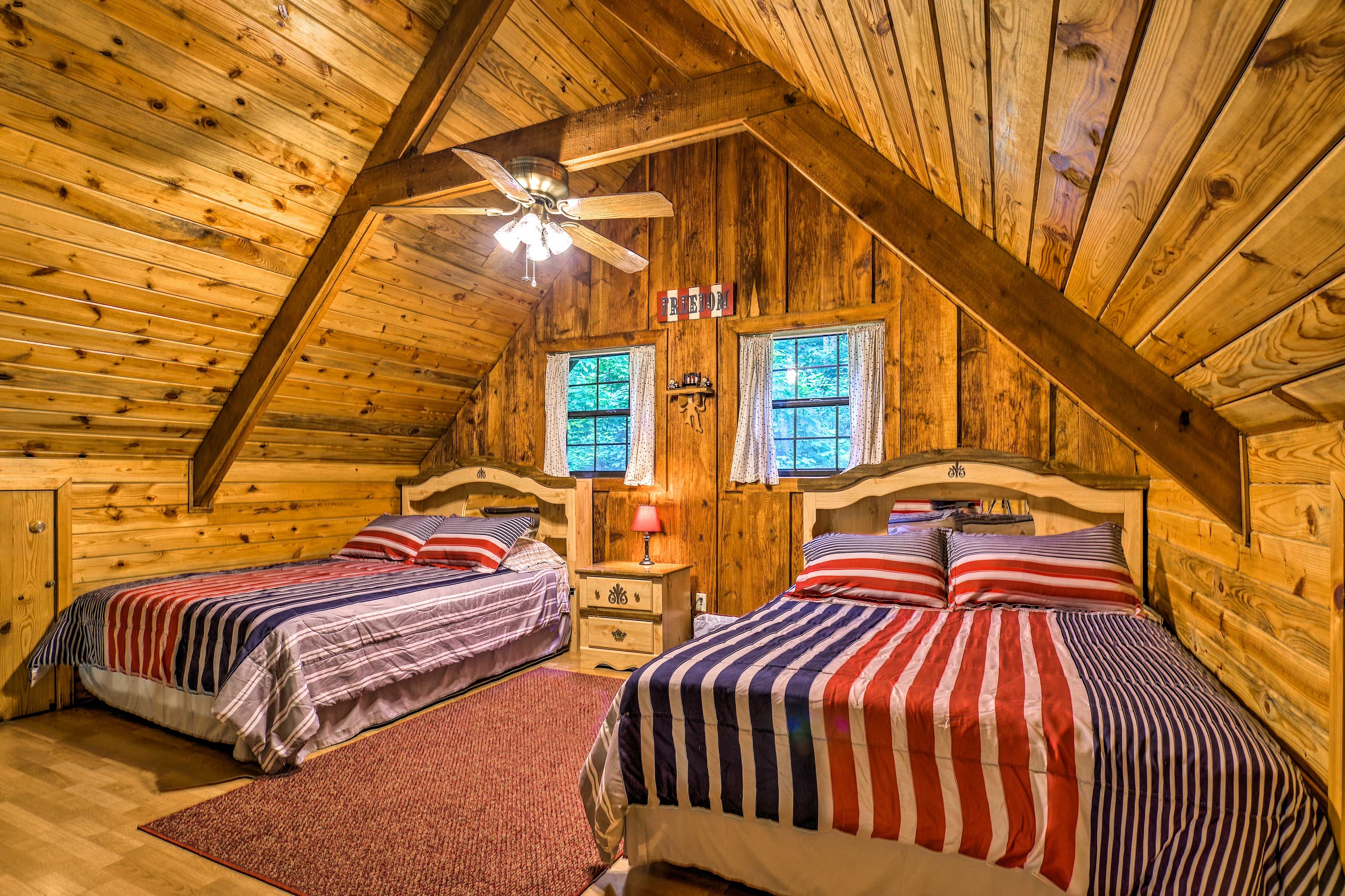 Loft | 2 Queen Beds