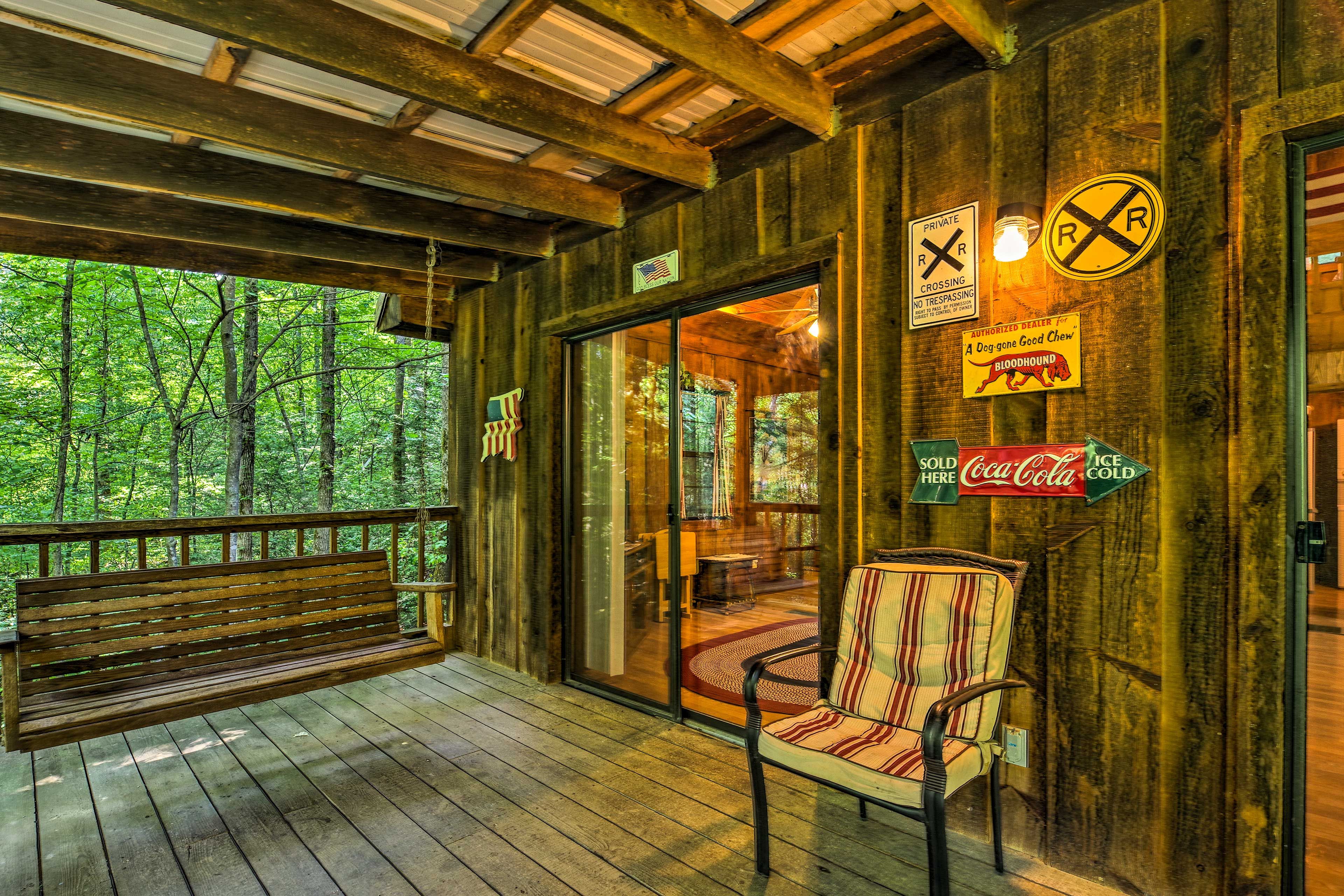 Covered Deck | Porch Swing | Outdoor Dining