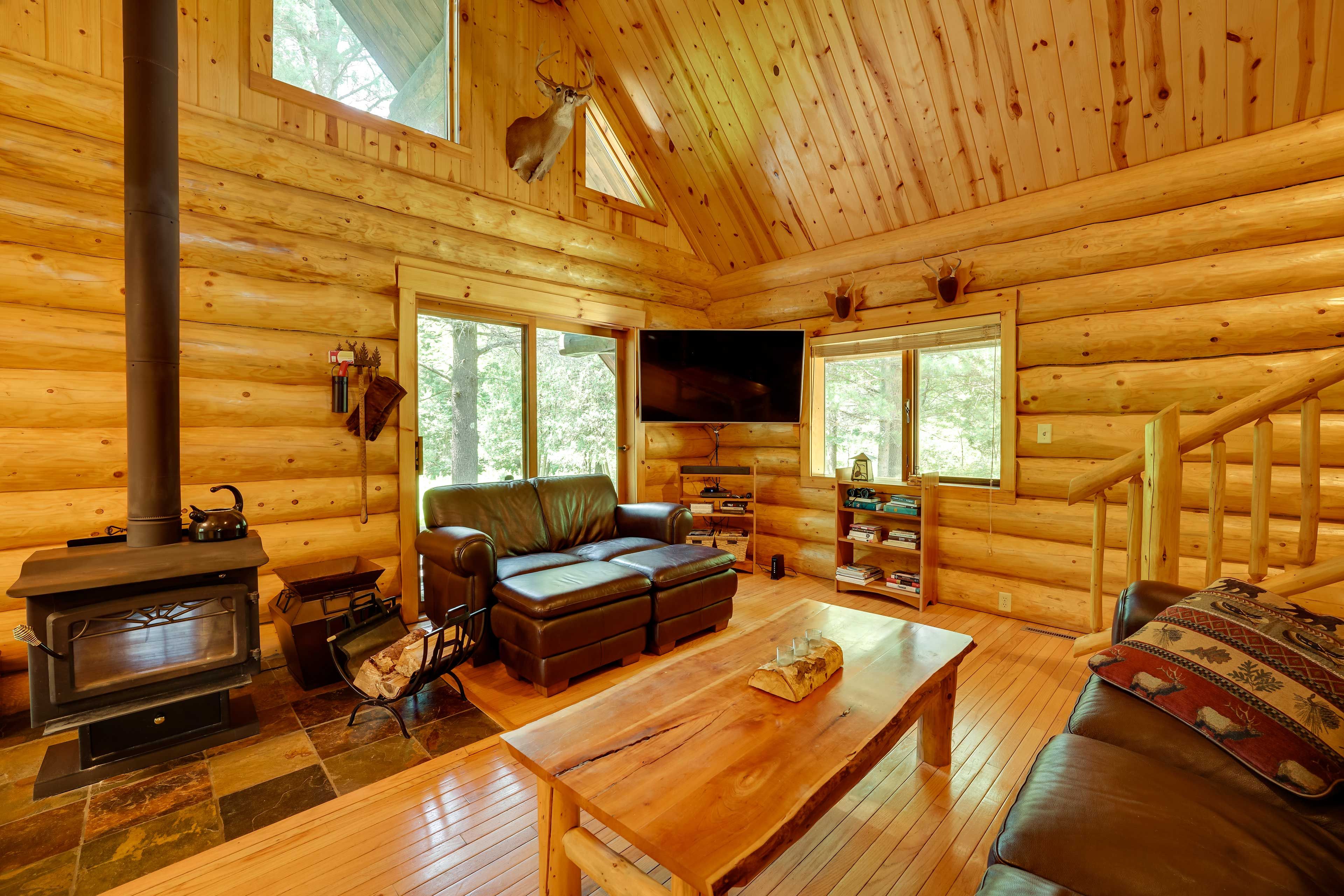 Living Room | Central A/C & Heating | Smart TV
