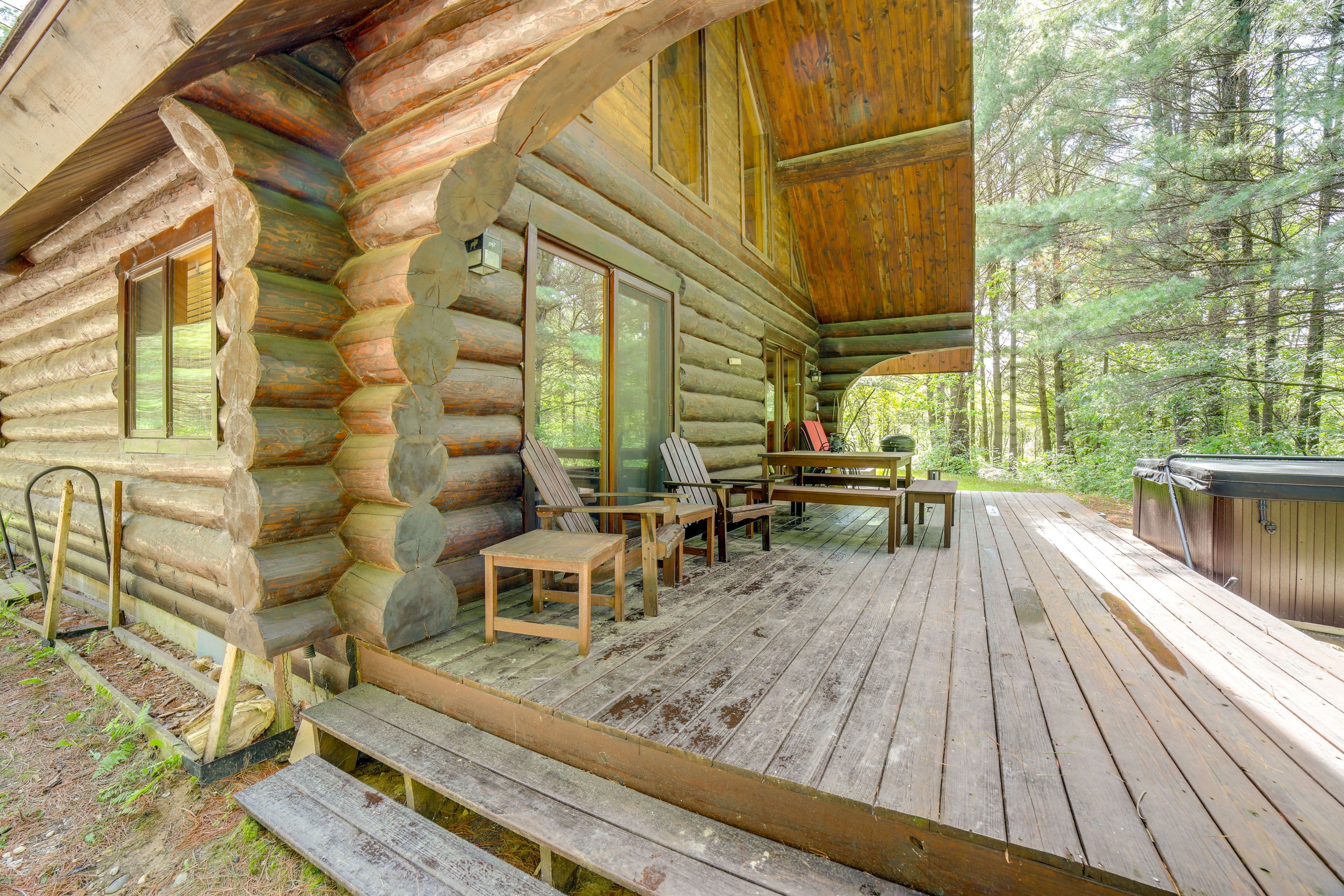 Private Deck | Hot Tub | Outdoor Dining