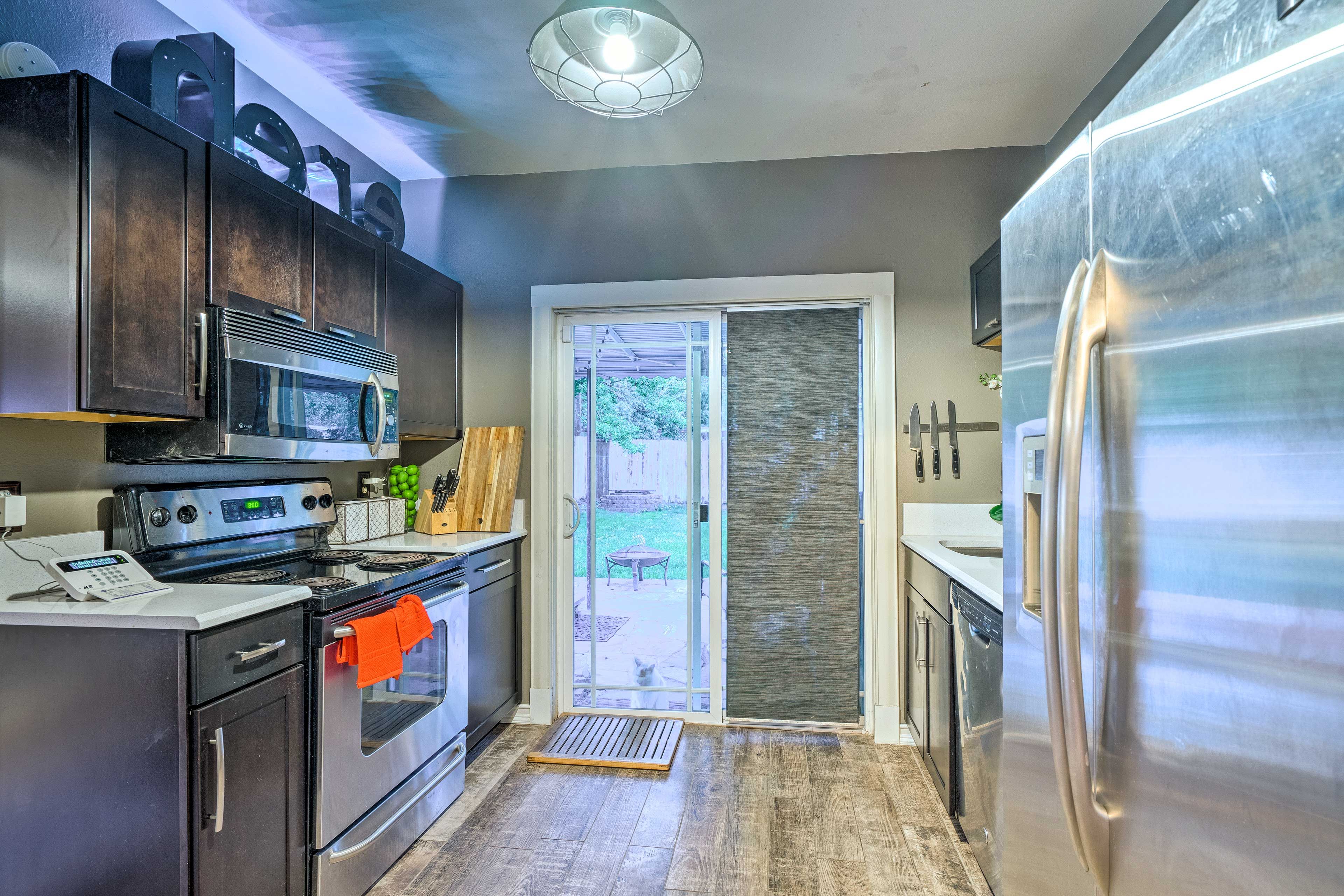 The kitchen comes fully equipped!